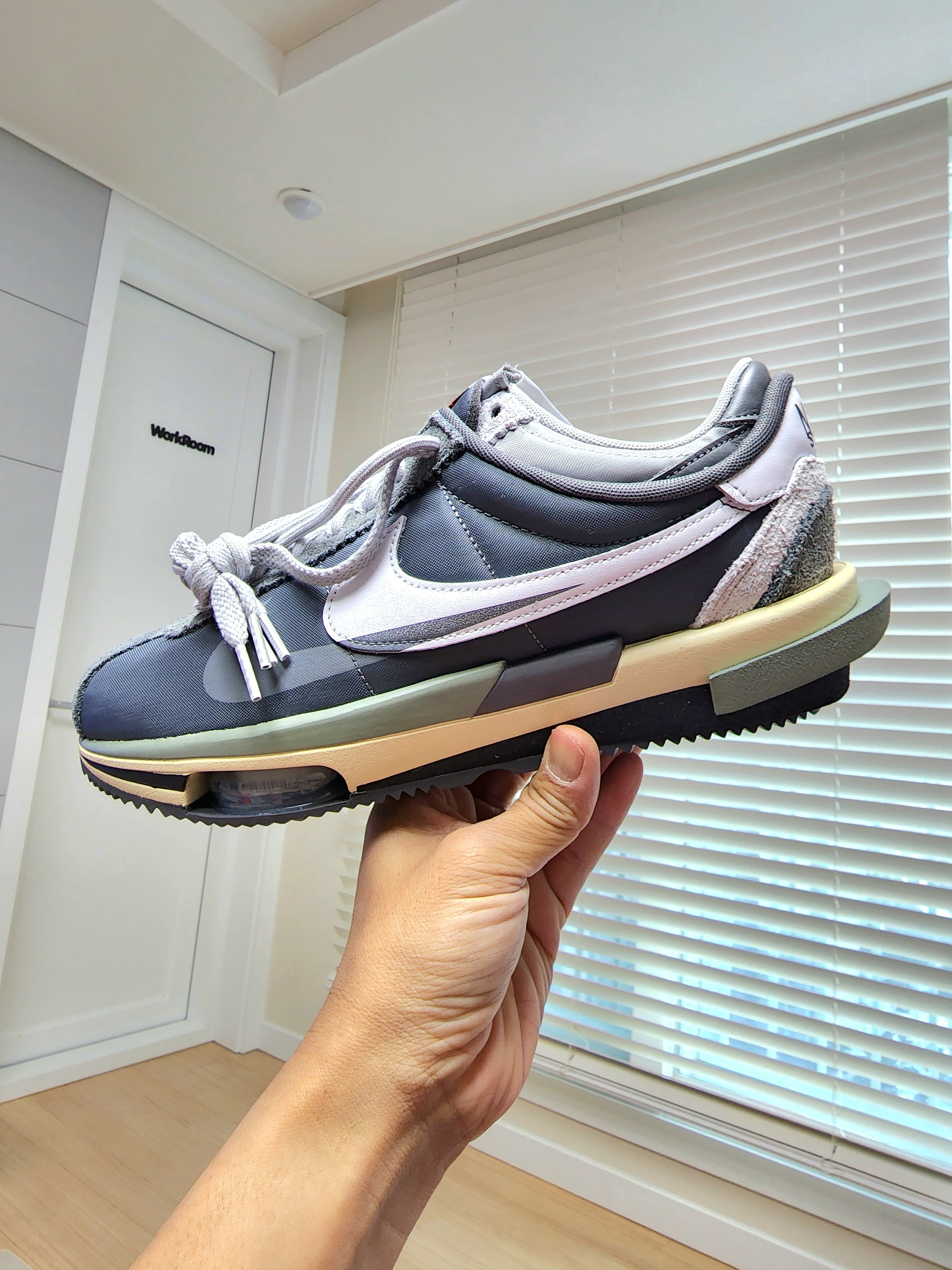Nike x Sacai Zoom Cortez SP Iron Grey, Essentials Sweatpants Dark Slate/Black 2020 착용 스타일 - 2