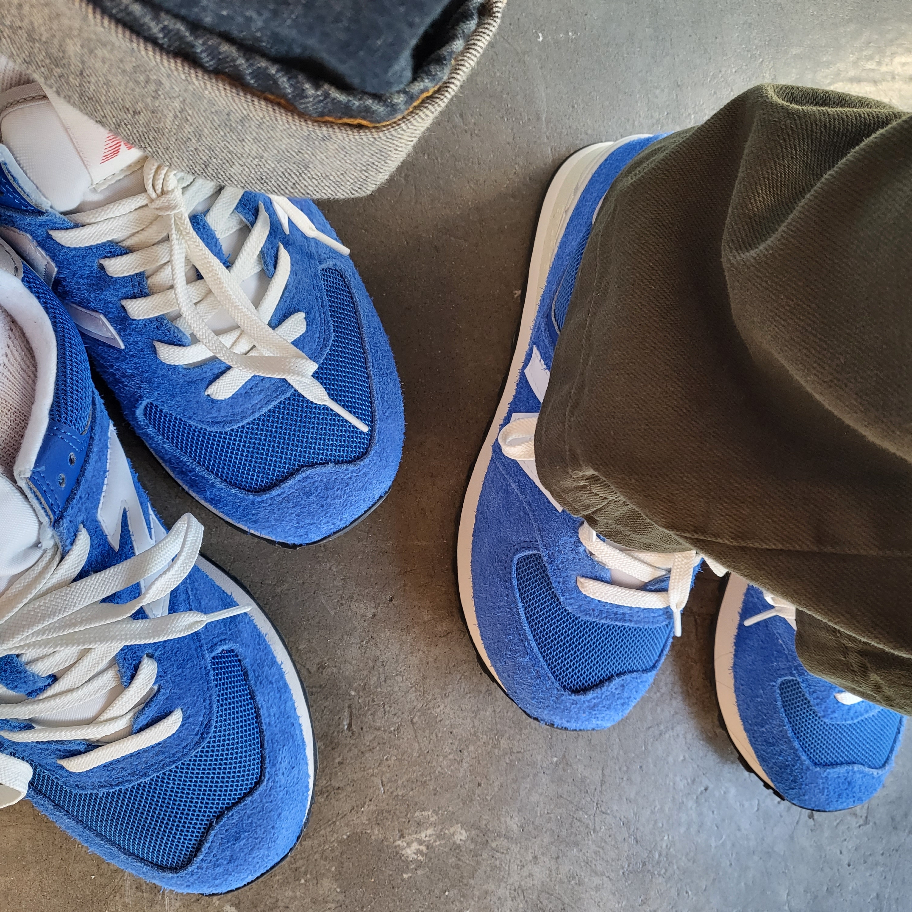 New Balance 574 Heritage Blue White 착용 스타일