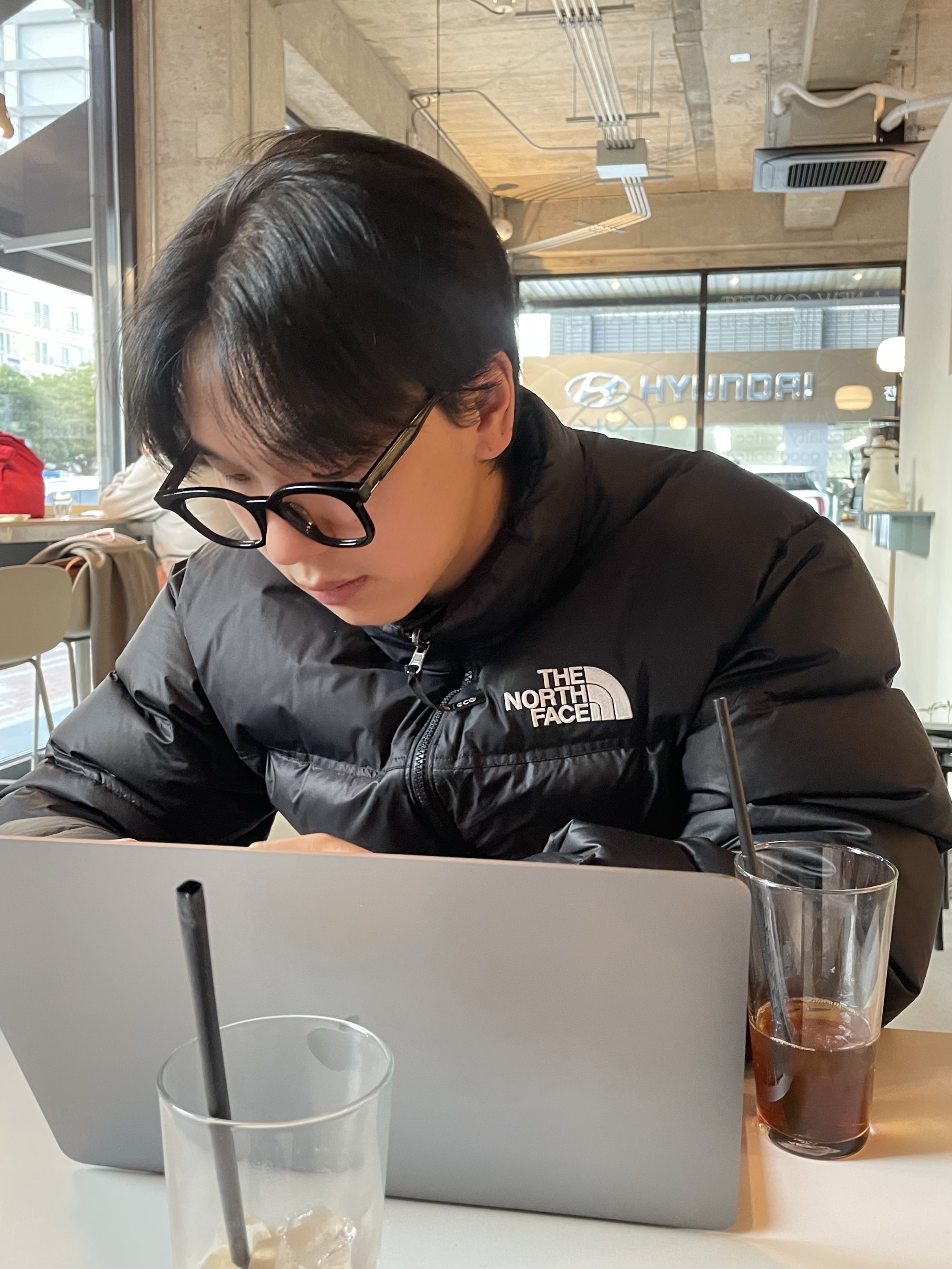 The North Face 1996 Eco Nuptse Jacket Black 착용 스타일