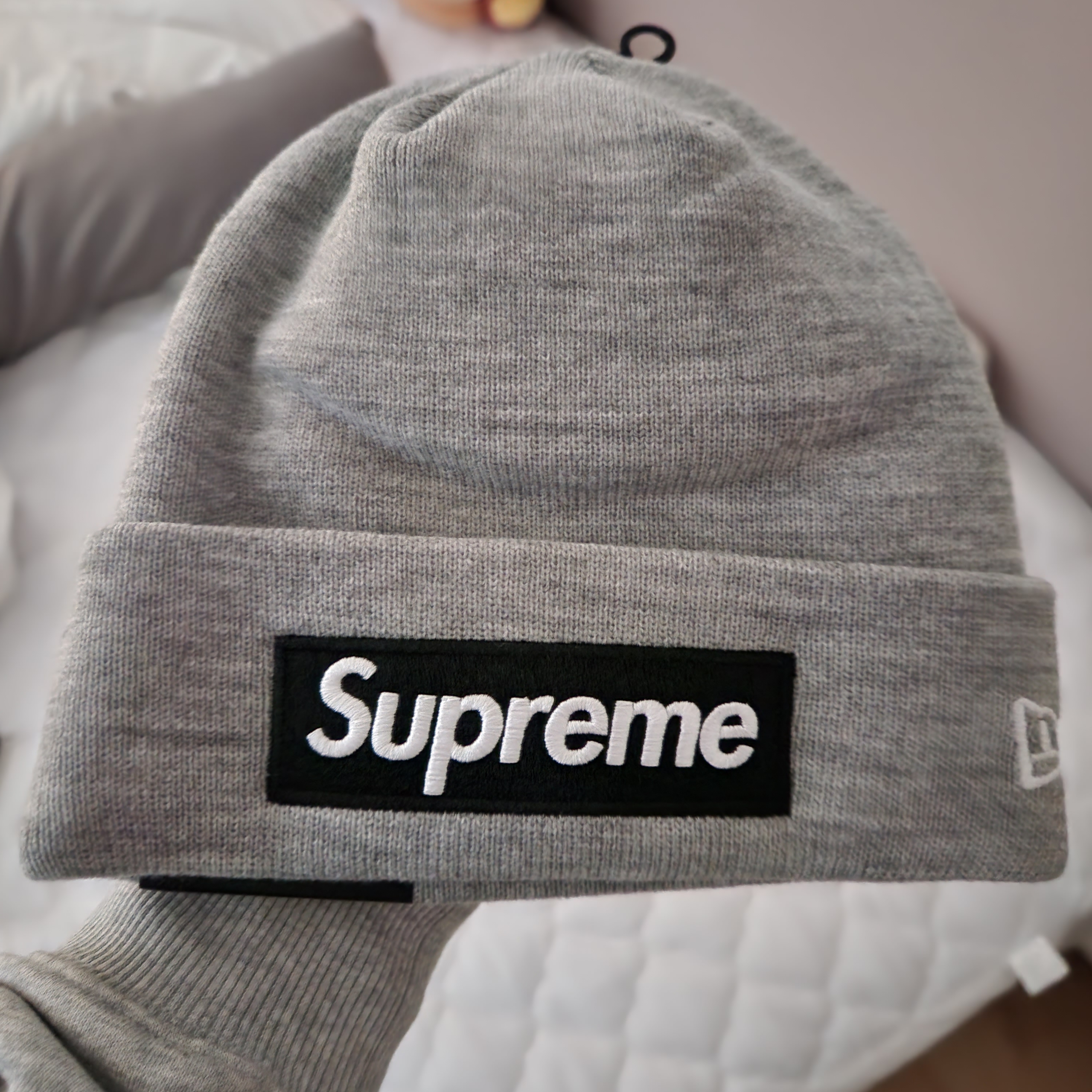 Supreme New Era Box Logo Beanie Heather Grey - 22FW 착용 스타일