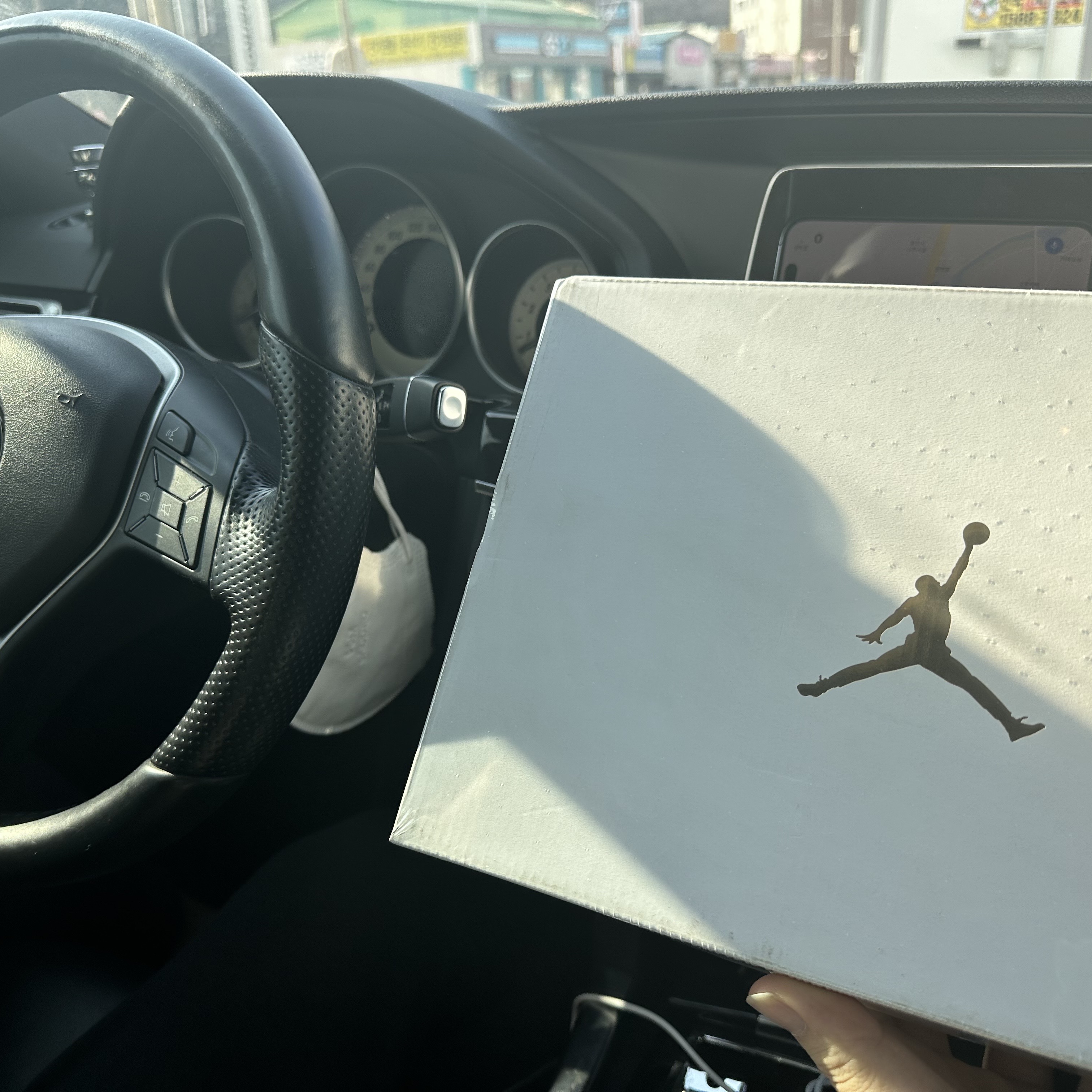 (W) Jordan 1 Low White Wolf Grey 착용 스타일 - 1