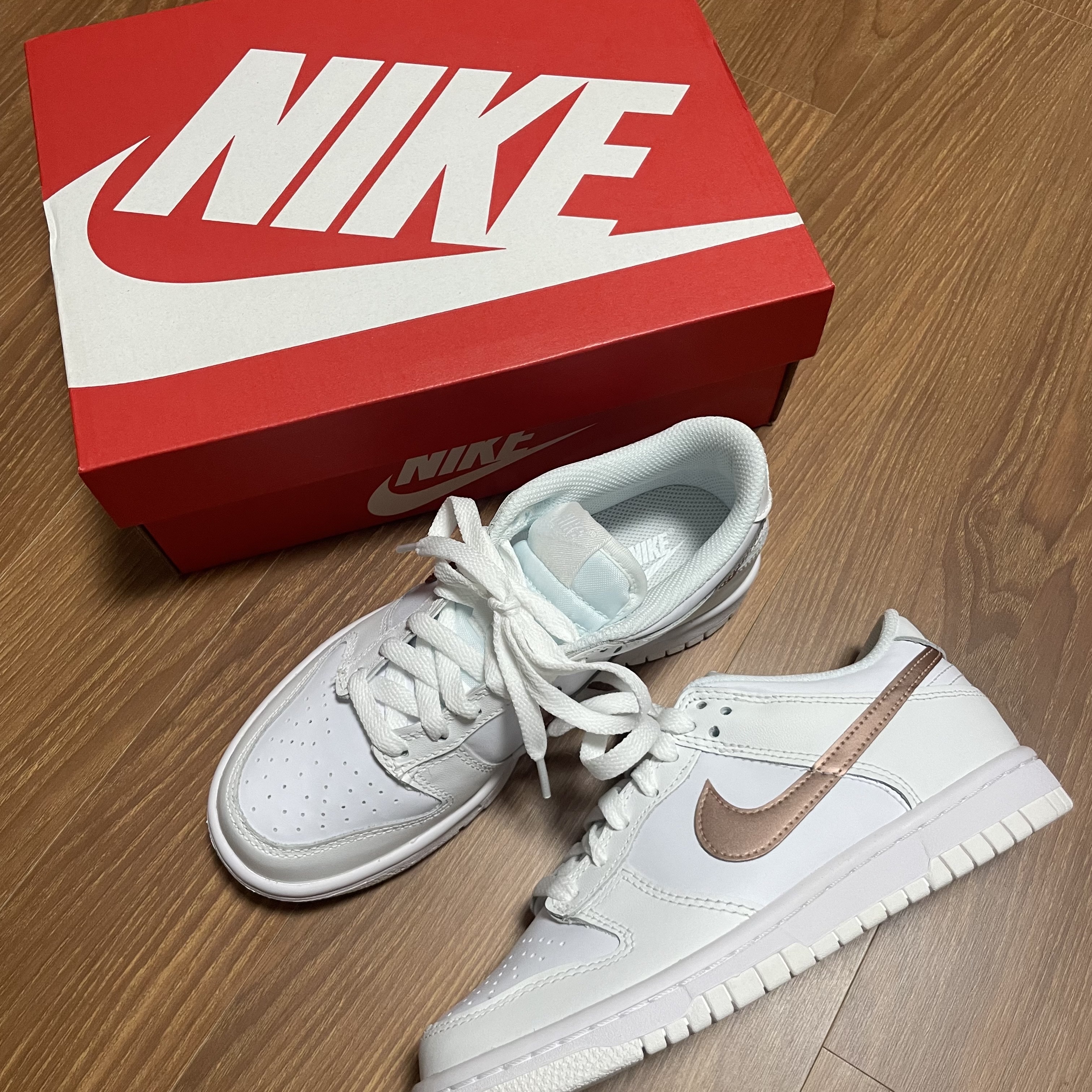 (GS) Nike Dunk Low White Rose Pink 착용 스타일