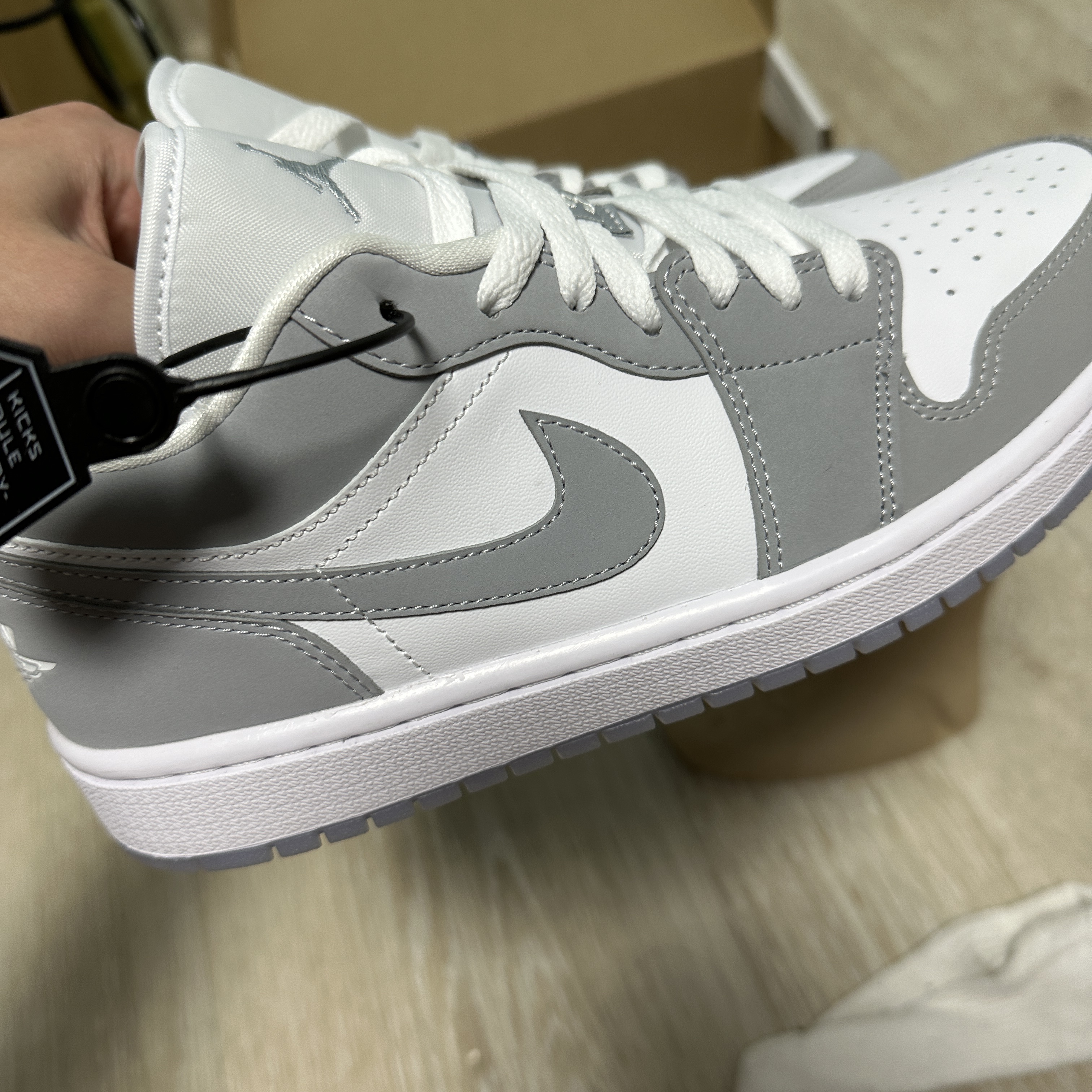 (W) Jordan 1 Low White Wolf Grey 착용 스타일 - 2