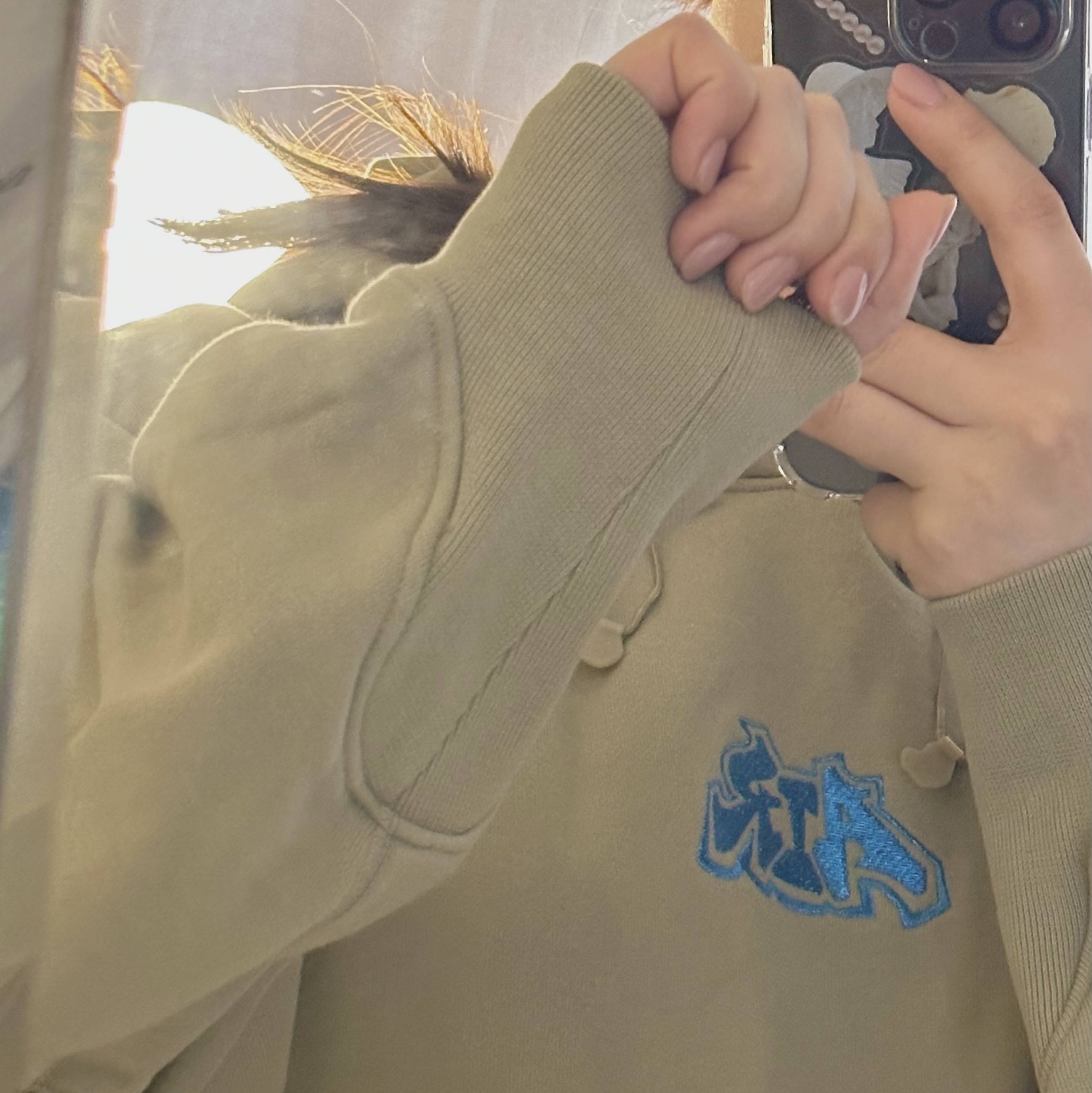 Nike x Off-White NRG Fleece Hoodie Black - Asia, Nike x Off-White NRG Fleece Hoodie Khaki - Asia 착용 스타일 - 3