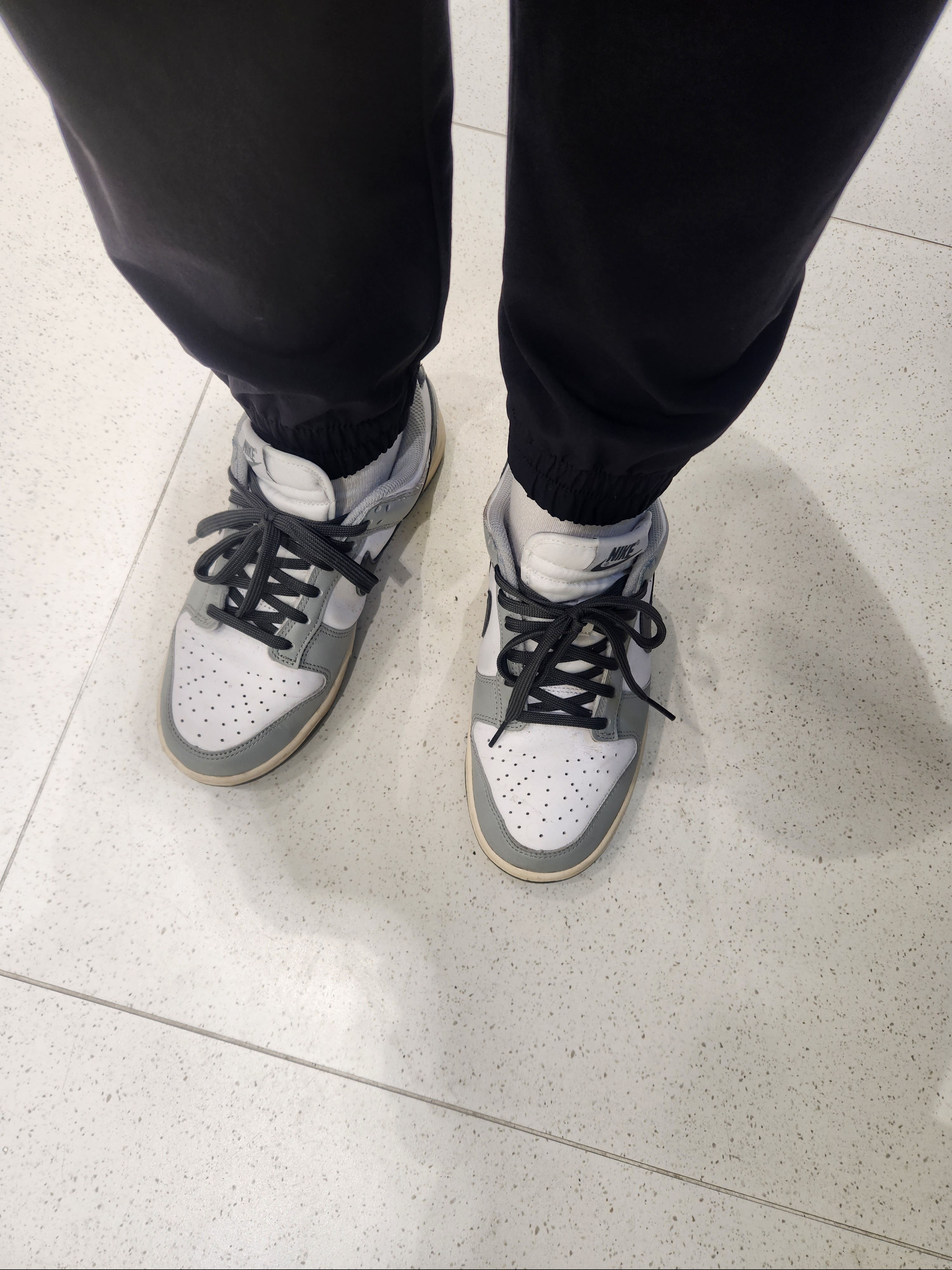 IAB Studio Woven Hoodie Black, (W) Nike Dunk Low Light Smoke Grey 착용 스타일 - 2