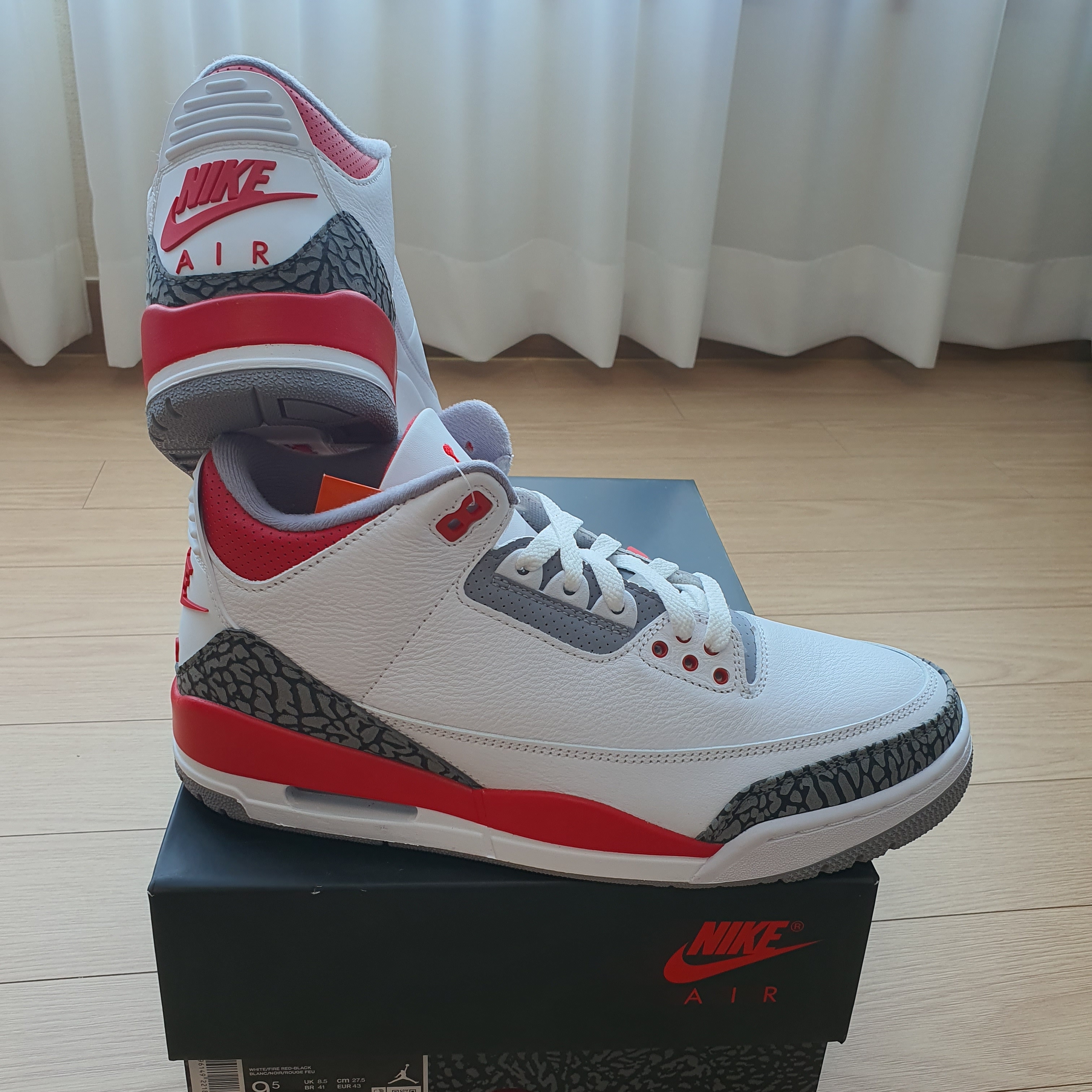 Jordan 3 Retro Fire Red 2022 착용 스타일 - 1