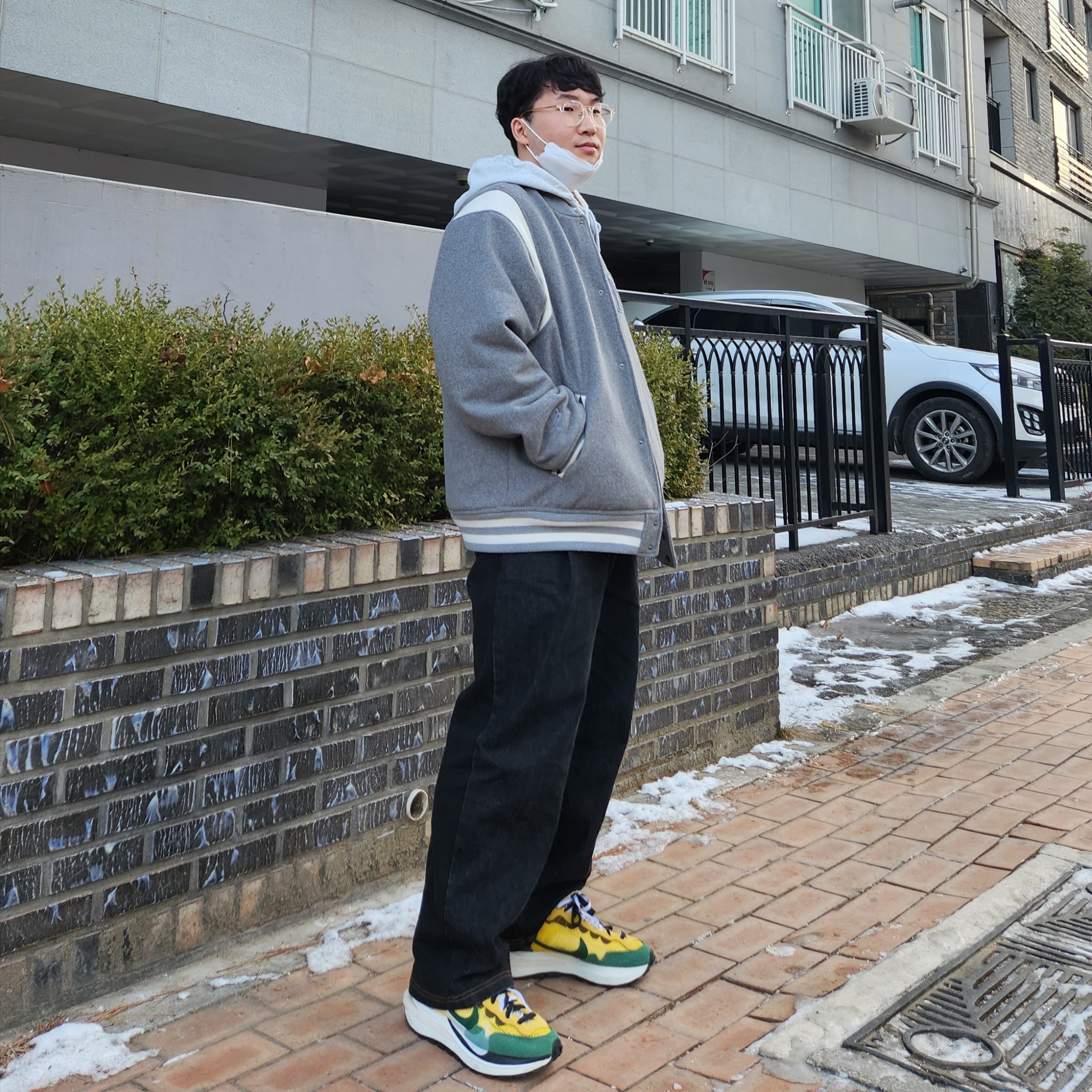 Nike x Sacai VaporWaffle Tour Yellow & Gorge Green Sail 착용 스타일