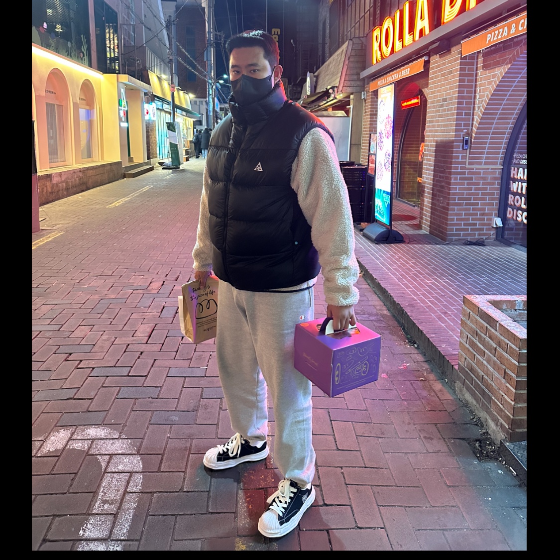 Maison Mihara Yasuhiro Blakey OG Sole Canvas Low-top Sneakers Black White, Nike ACG Therma-Fit ADV Lunar Lake Puffer Vest Black - US/EU 착용 스타일