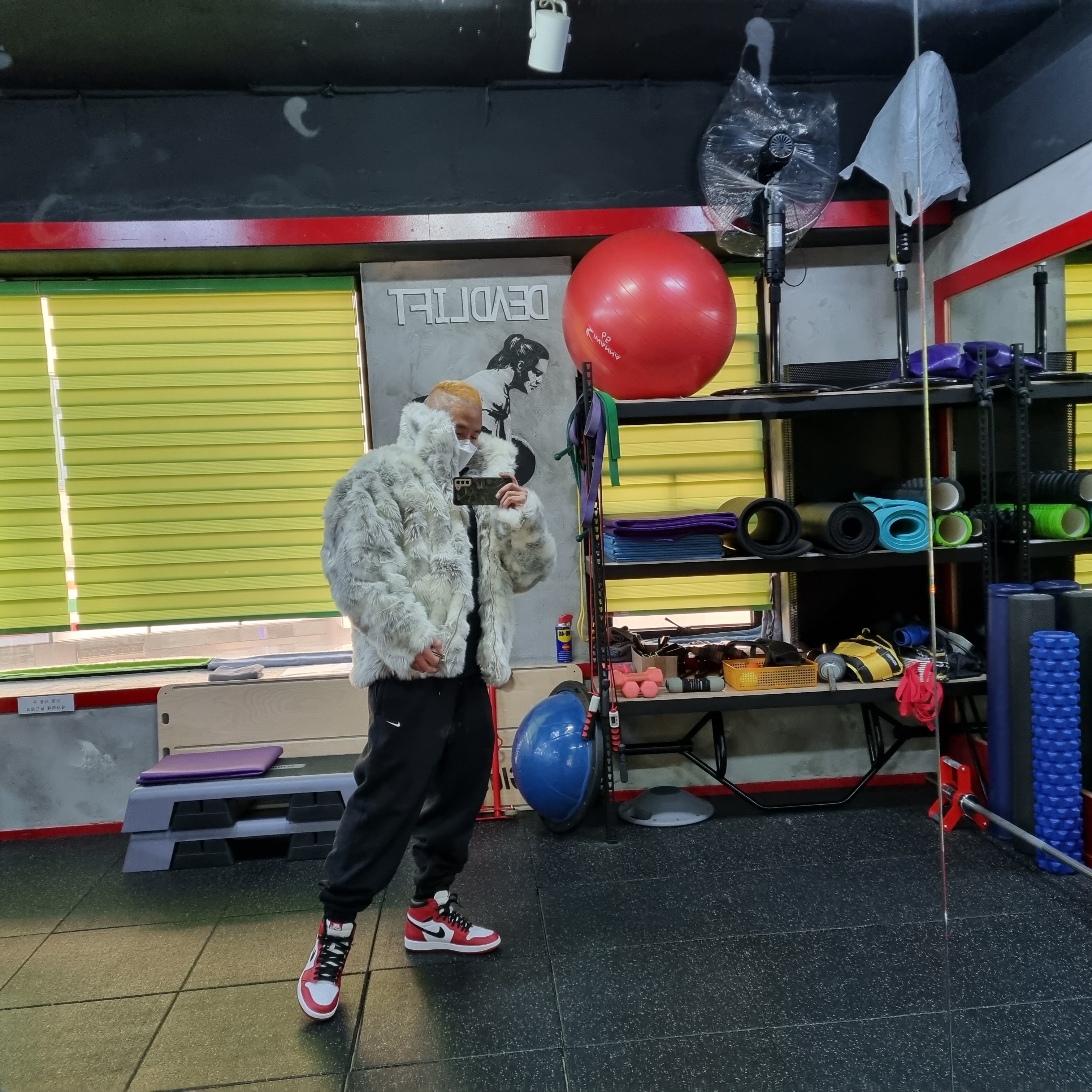 Nike NRG Solo Swoosh Fleece Pants Black White - Asia 착용 스타일