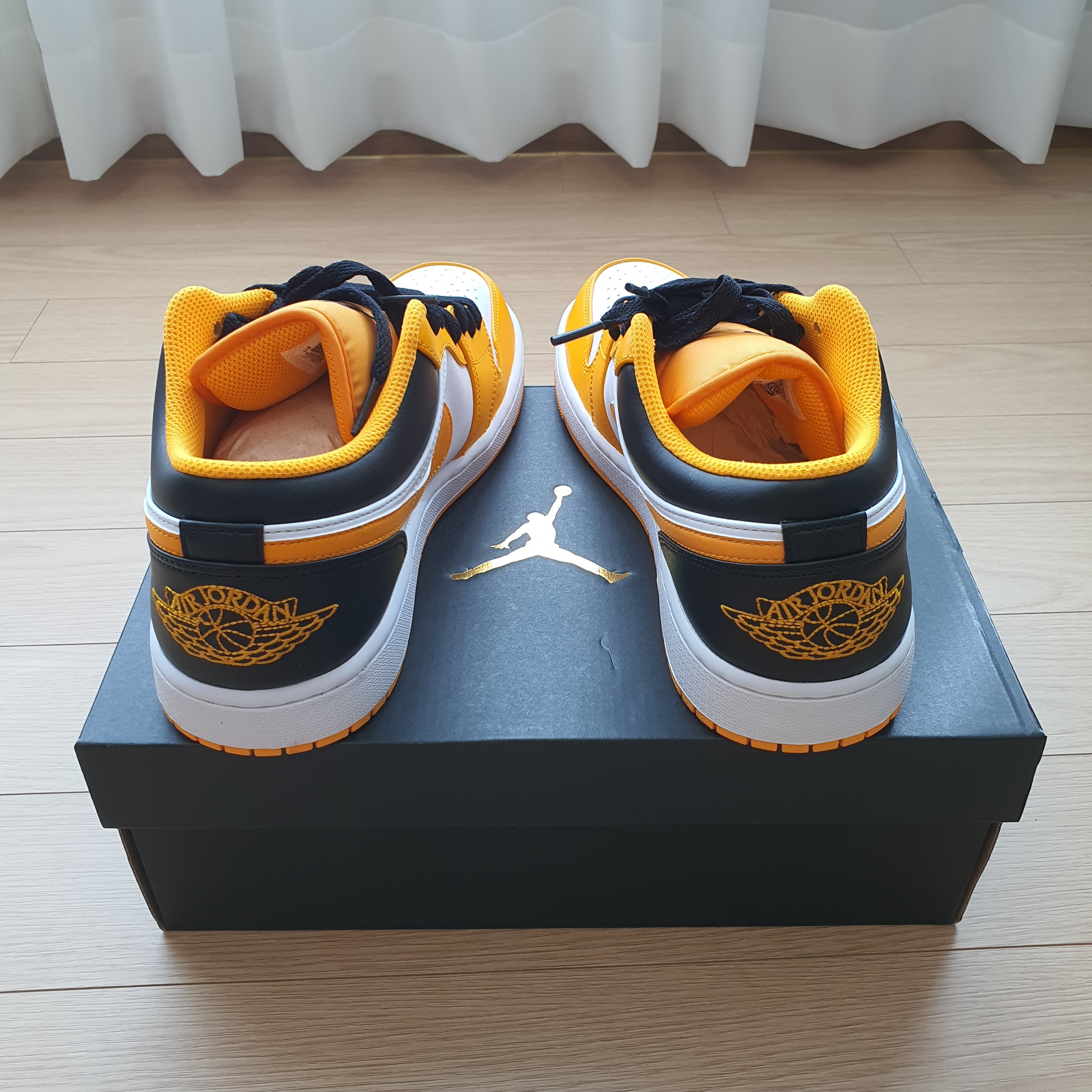 Jordan 1 Low Taxi 착용 스타일 - 3