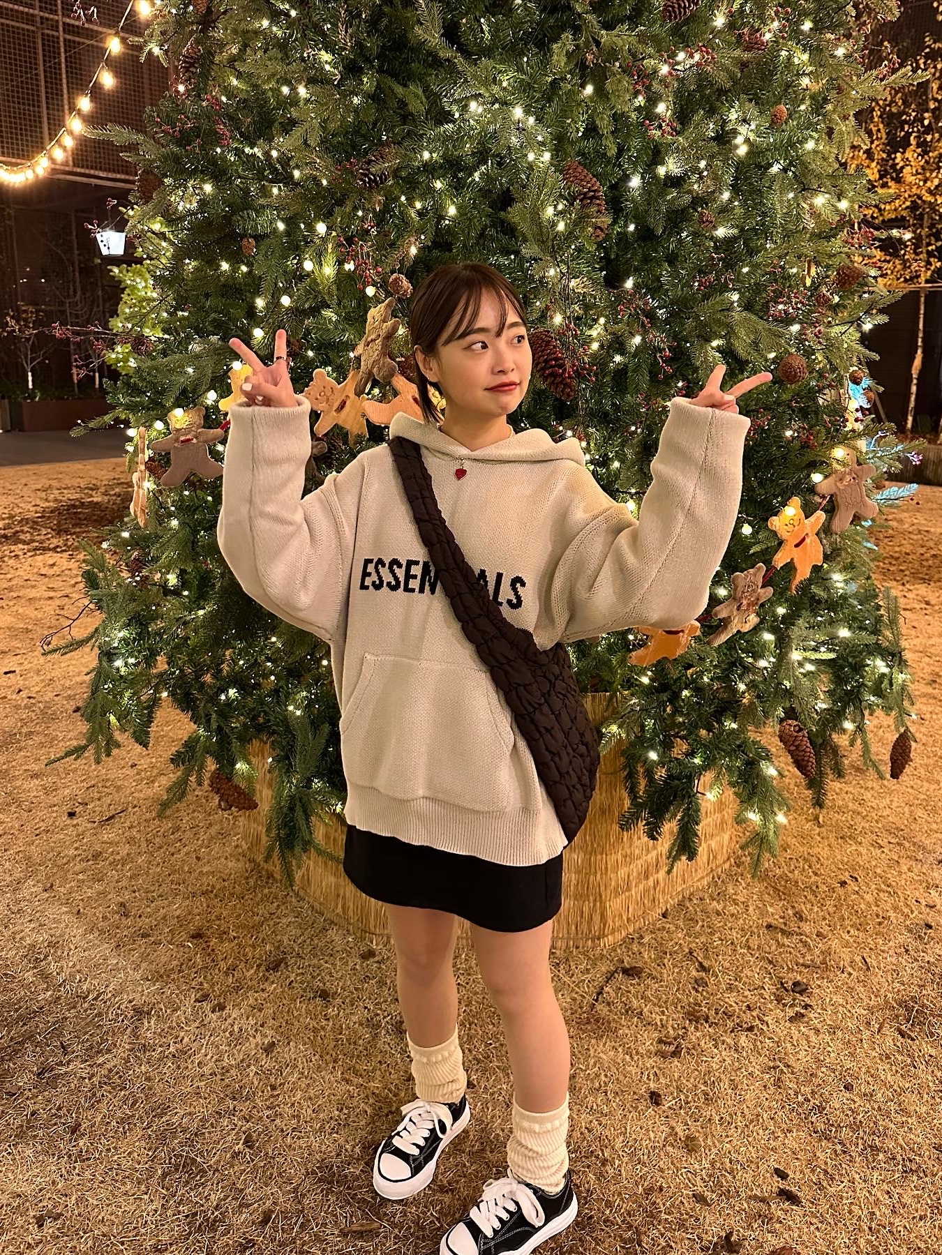 Essentials Knit Pullover Hoodie Moss - 21SS, COS Quilted Oversized Shoulder Bag Black 착용 스타일 - 1
