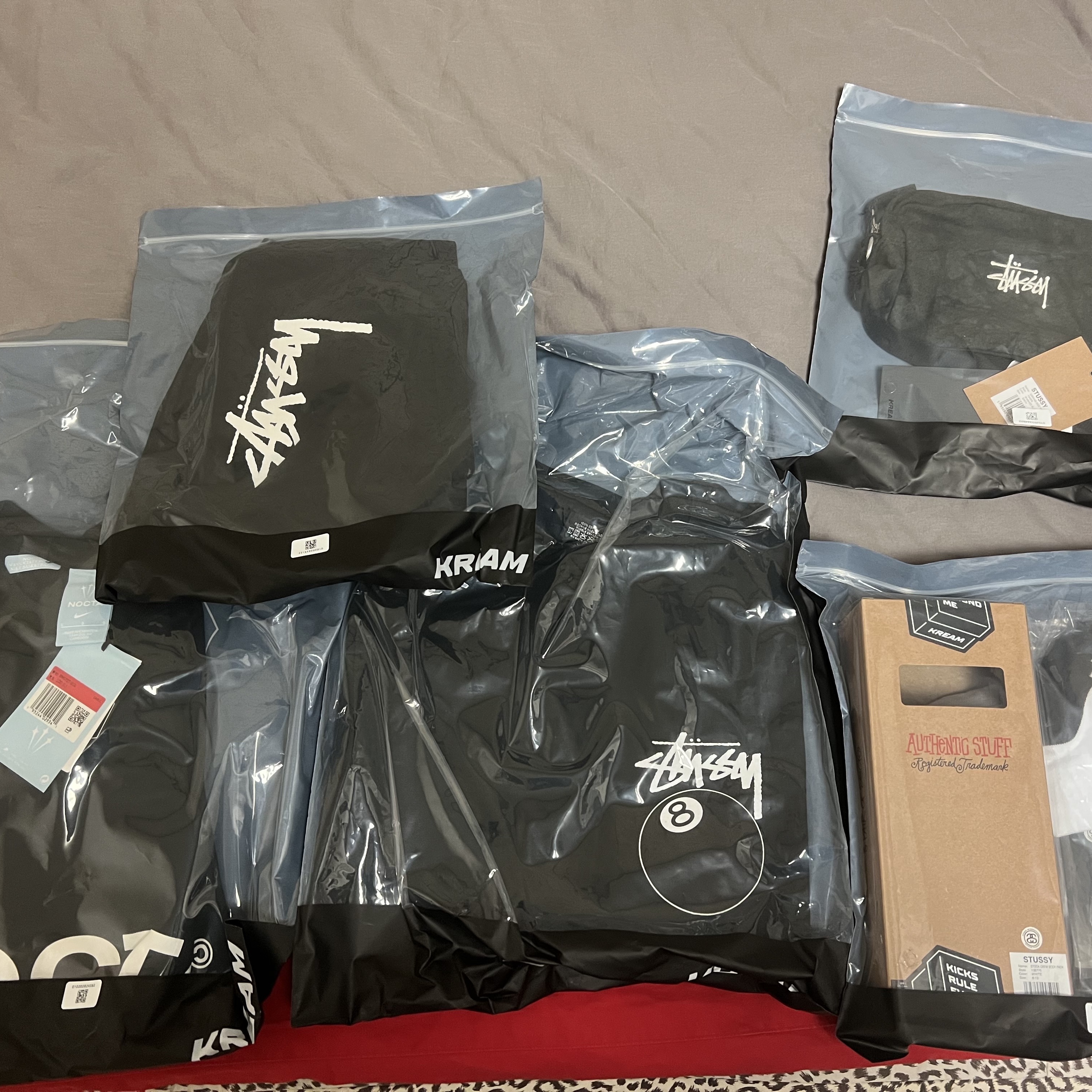 Stussy Big Stock Water Shorts Black, Stussy 8 Ball T-Shirt Black - 22SS 착용 스타일