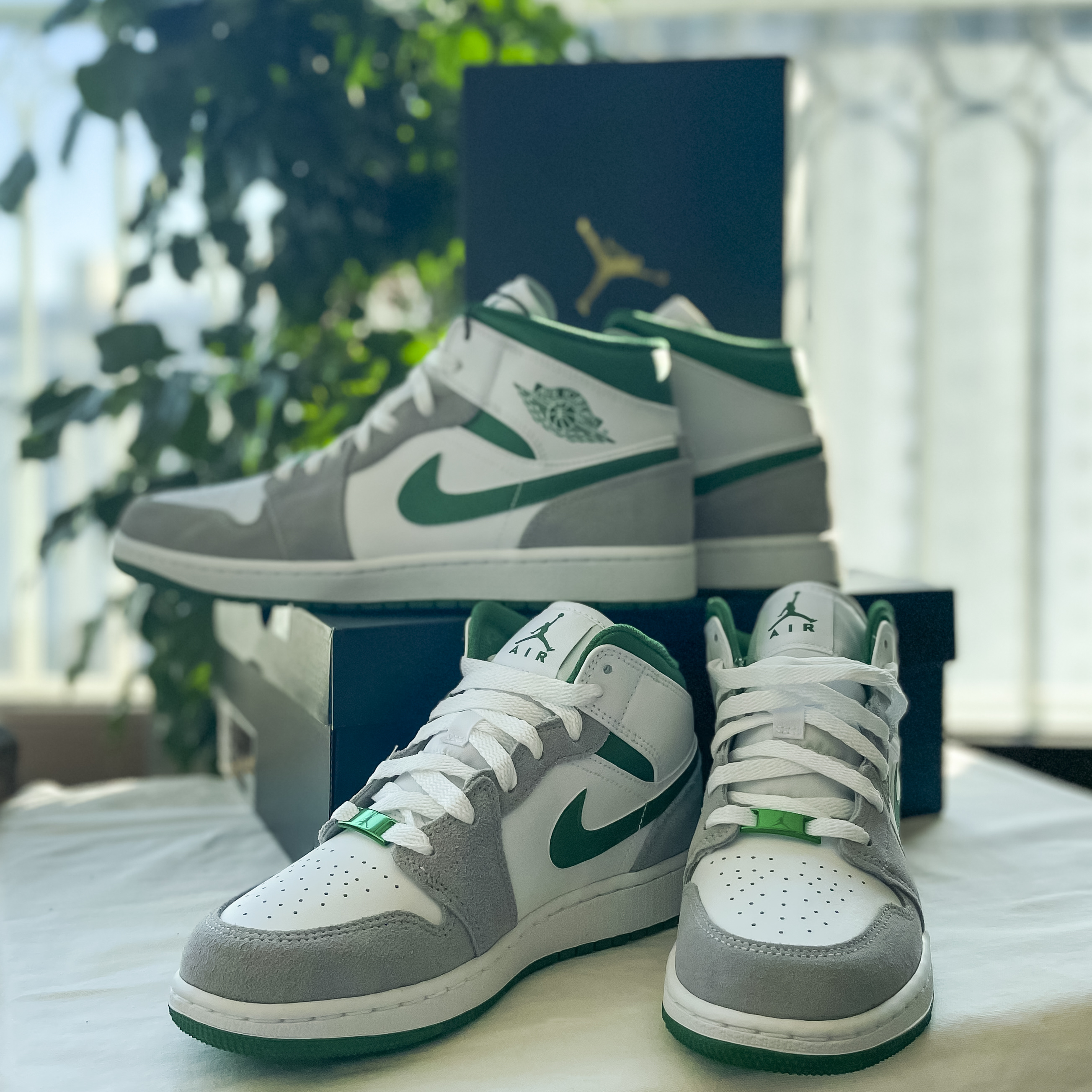 Jordan 1 Mid SE Pine Green Light Smoke Grey, (GS) Jordan 1 Mid SE Pine Green Light Smoke Grey 착용 스타일