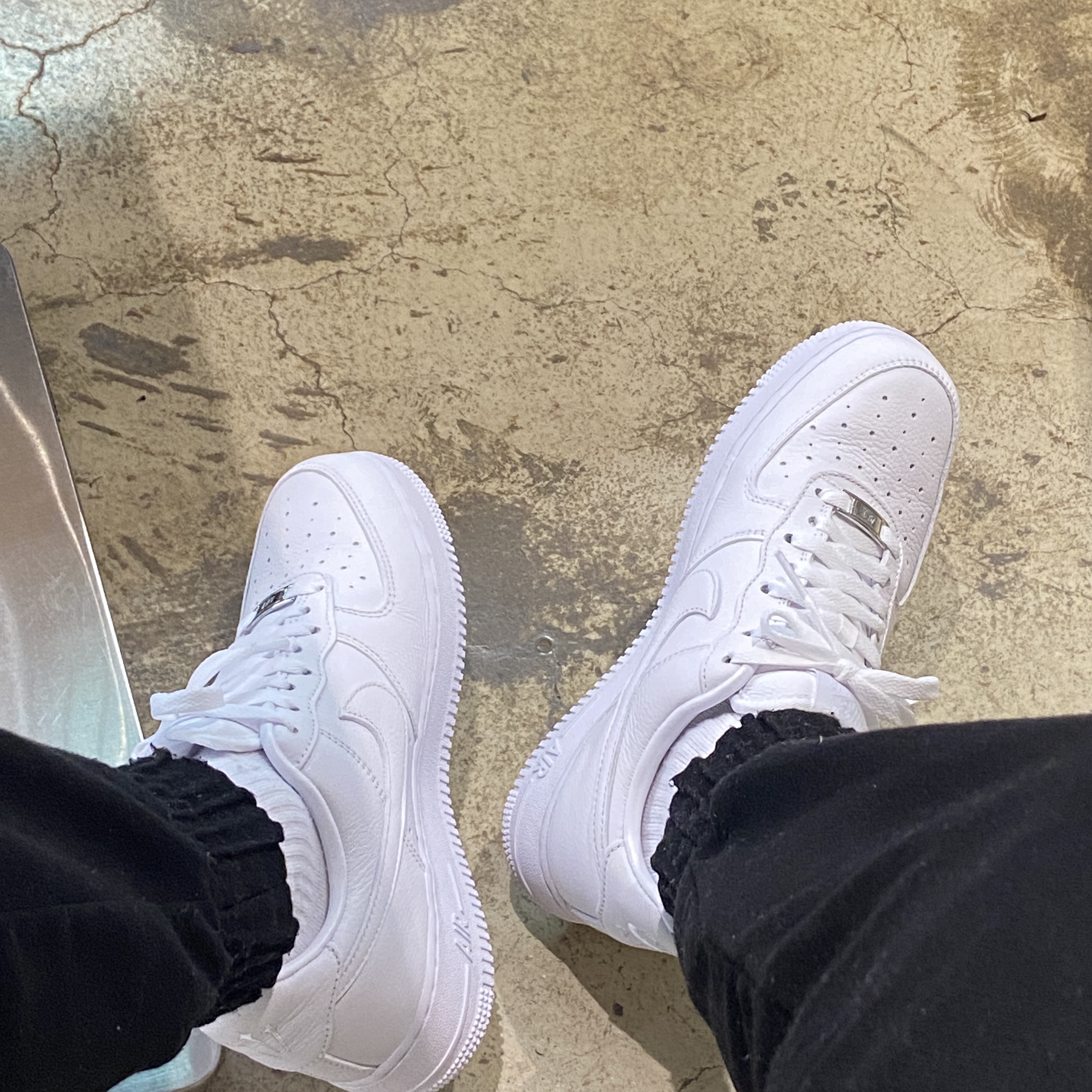 Nike x Drake Nocta Air Force 1 Low SP Certified Lover Boy White 착용 스타일 - 2