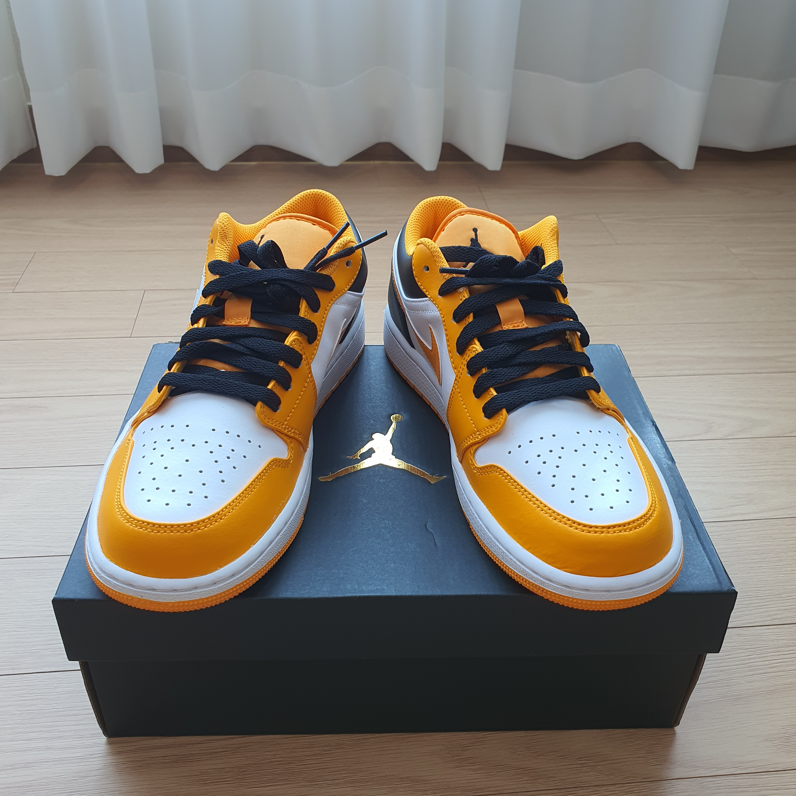 Jordan 1 Low Taxi 착용 스타일 - 2