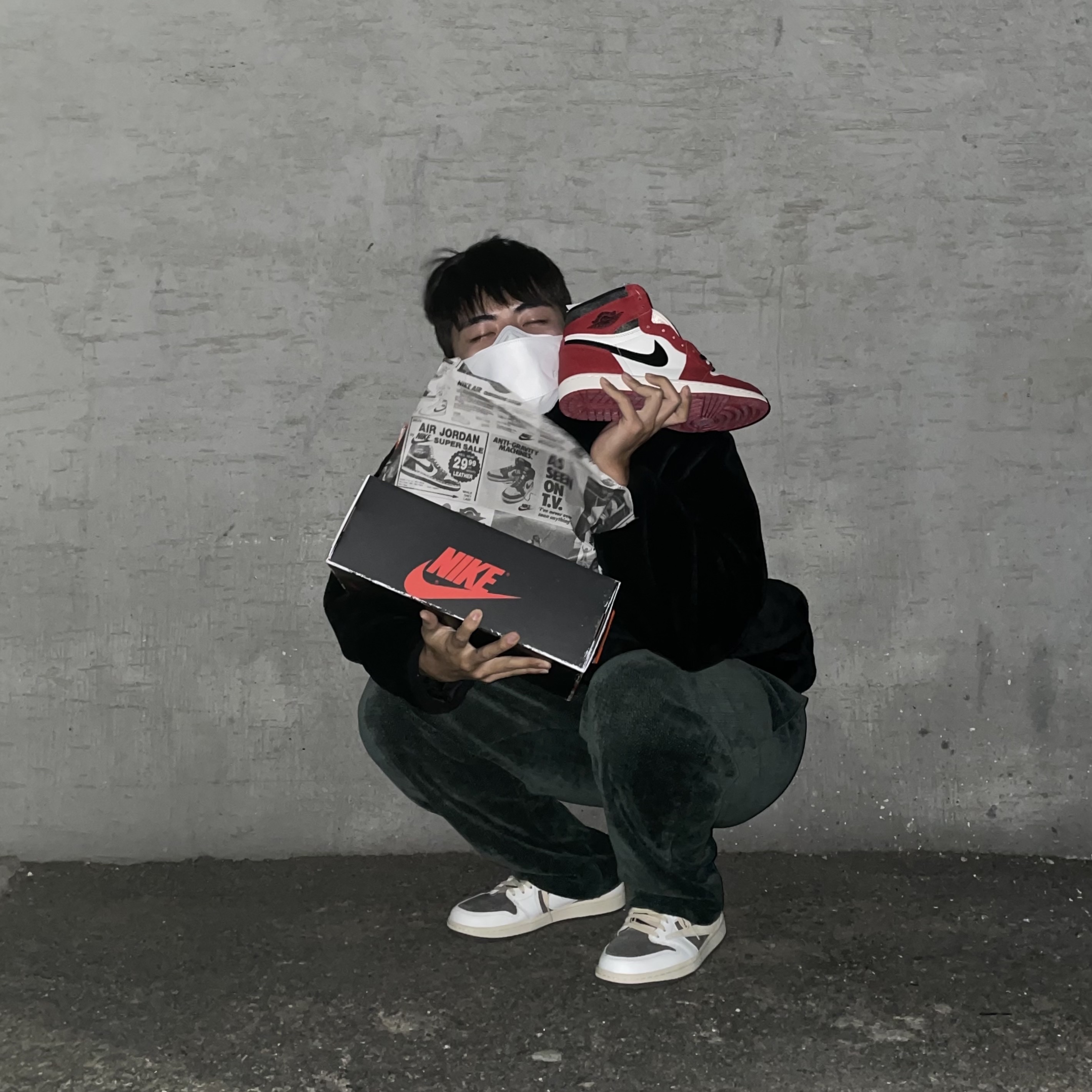 Jordan 1 Retro High OG Chicago 2022, Jordan 1 x Travis Scott Retro Low OG SP Sail and Ridgerock 착용 스타일