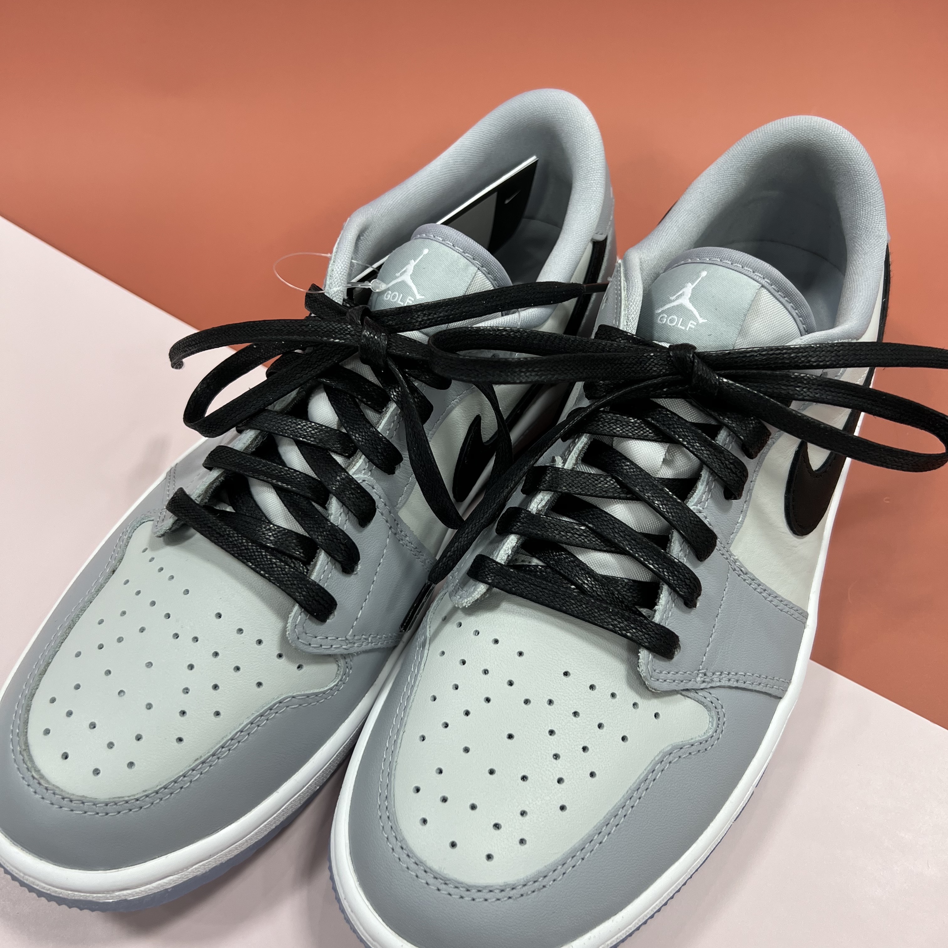Jordan 1 Low Golf Wolf Grey 착용 스타일 - 1
