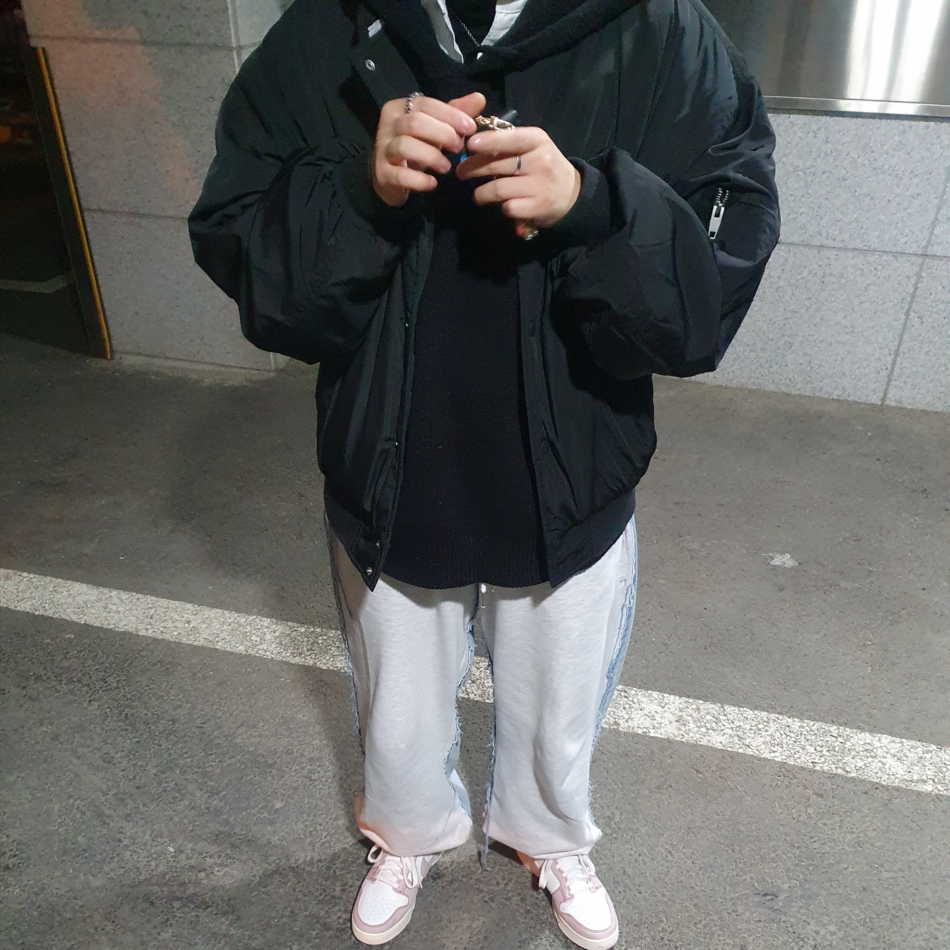 Nike Dunk High 1985 Barely Rose 착용 스타일