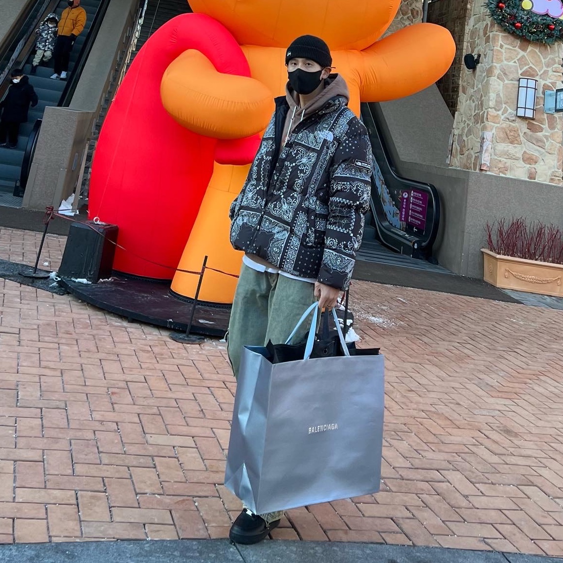 The North Face Novelty Lofty Down Jacket Real Black, Stussy Basic Cuff Beanie Black 착용 스타일 - 1