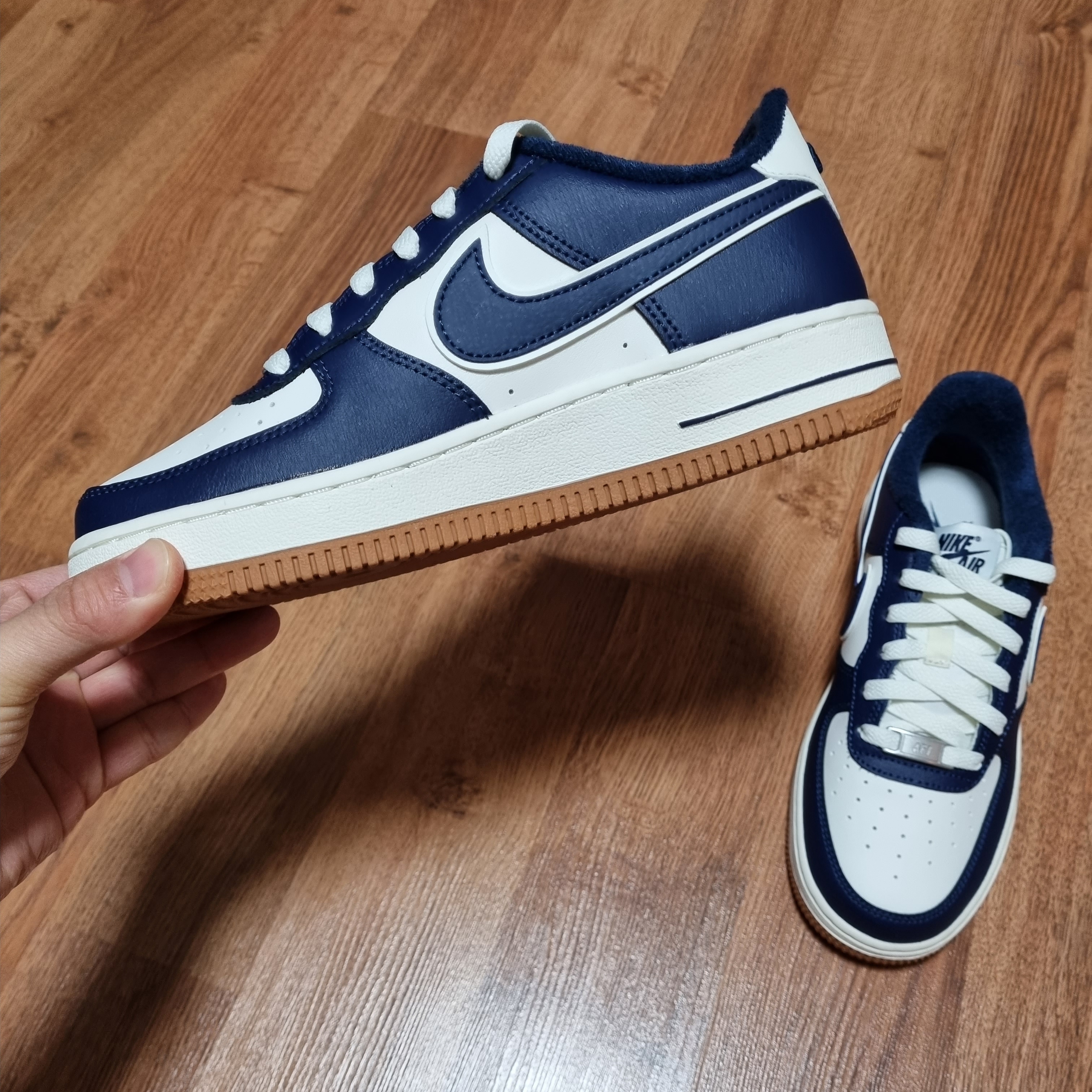 (GS) Nike Air Force 1 LV8 3 Midnight Navy 착용 스타일 - 1