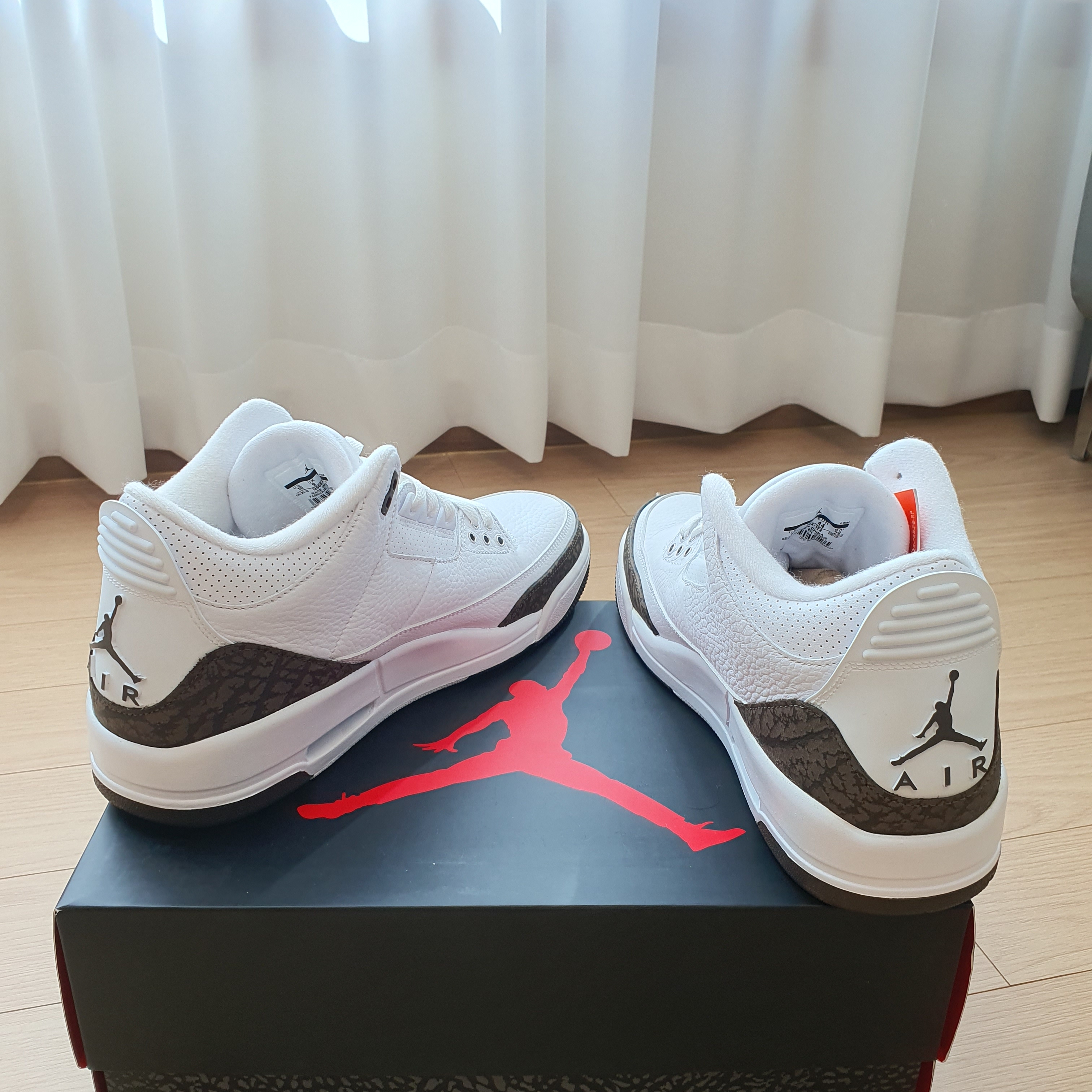 Jordan 3 Retro Mocha 2018 착용 스타일 - 3