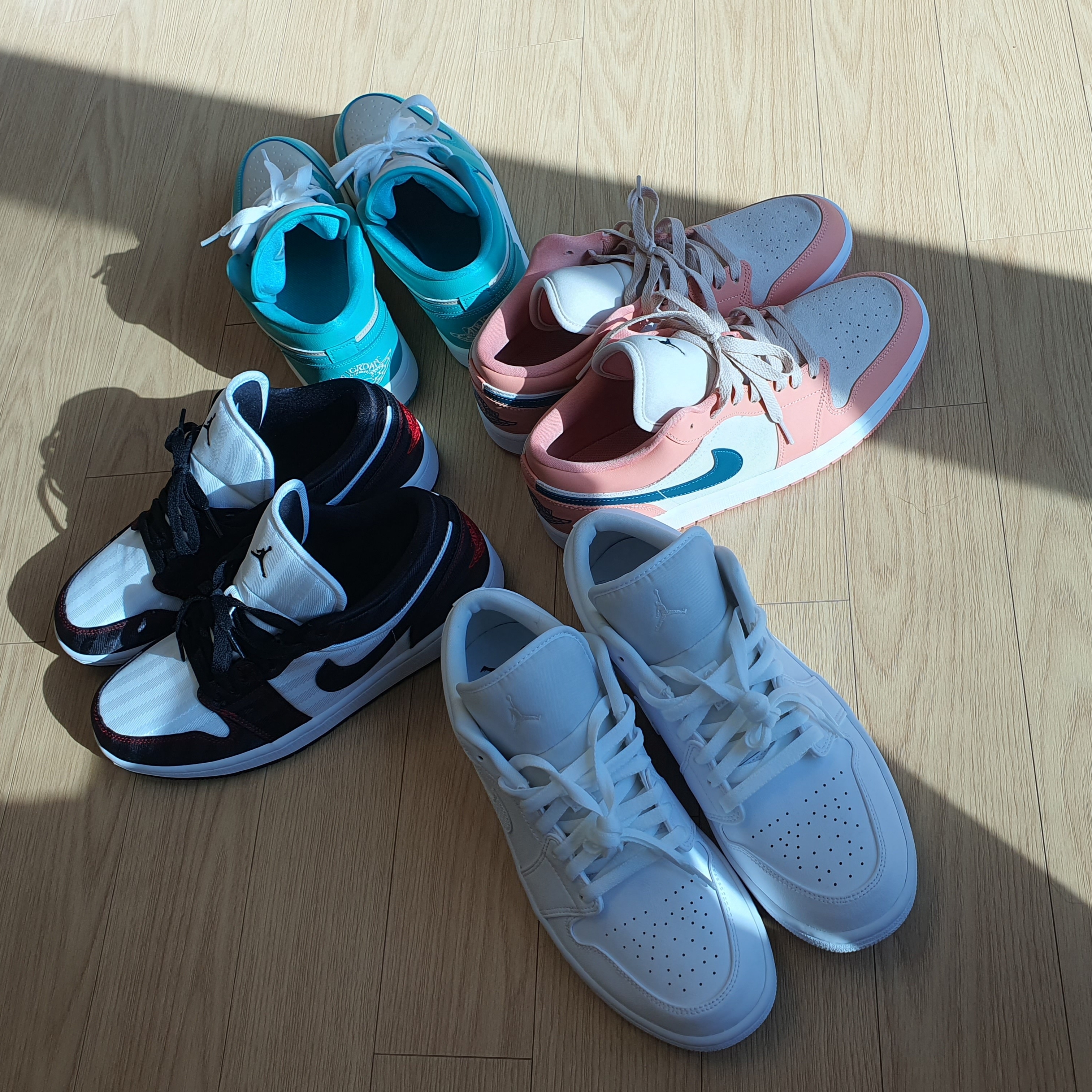 (W) Jordan 1 Low Triple White 2020, (W) Jordan 1 Low Sanddrift Washed Teal 착용 스타일 - 2