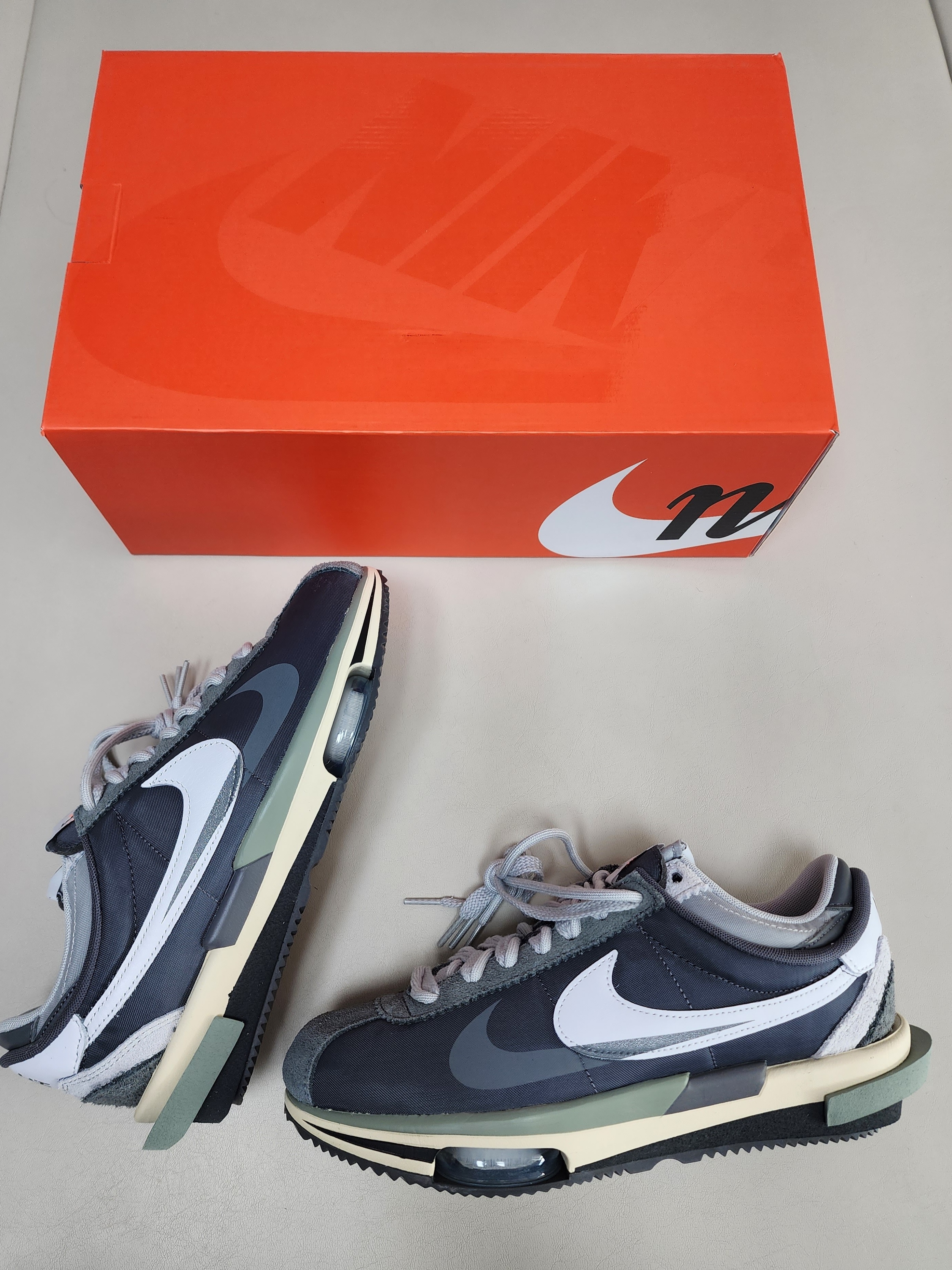Nike x Sacai Zoom Cortez SP Iron Grey, Essentials Sweatpants Dark Slate/Black 2020 착용 스타일 - 4