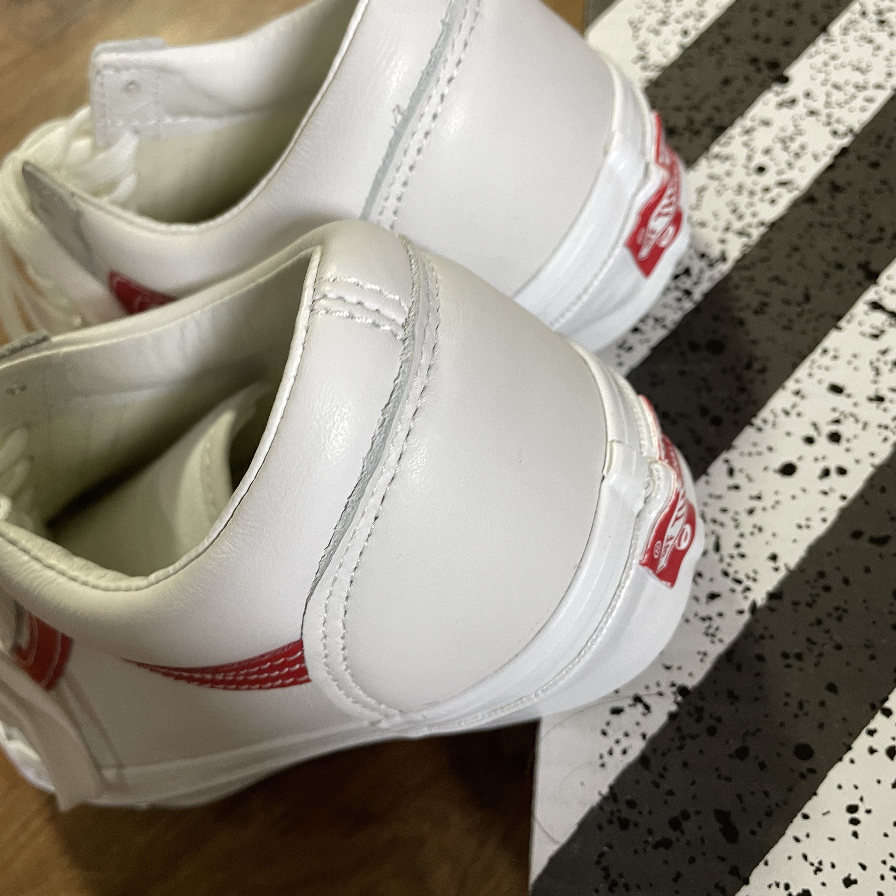 Vans Vault OG Style 36 LX Red 착용 스타일 - 2
