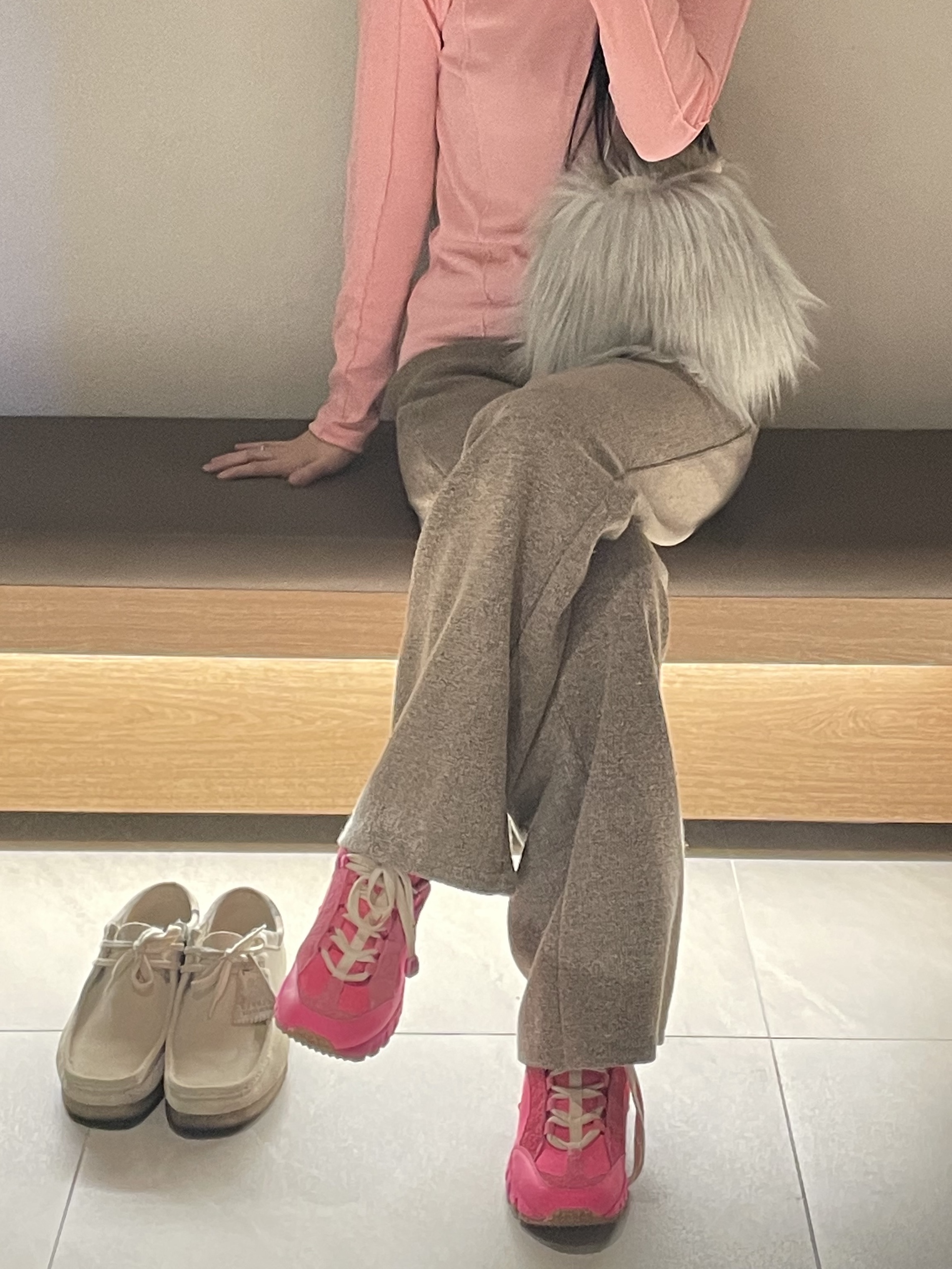 Nike x Jacquemus Air Humara LX Pink Flash 착용 스타일 - 2