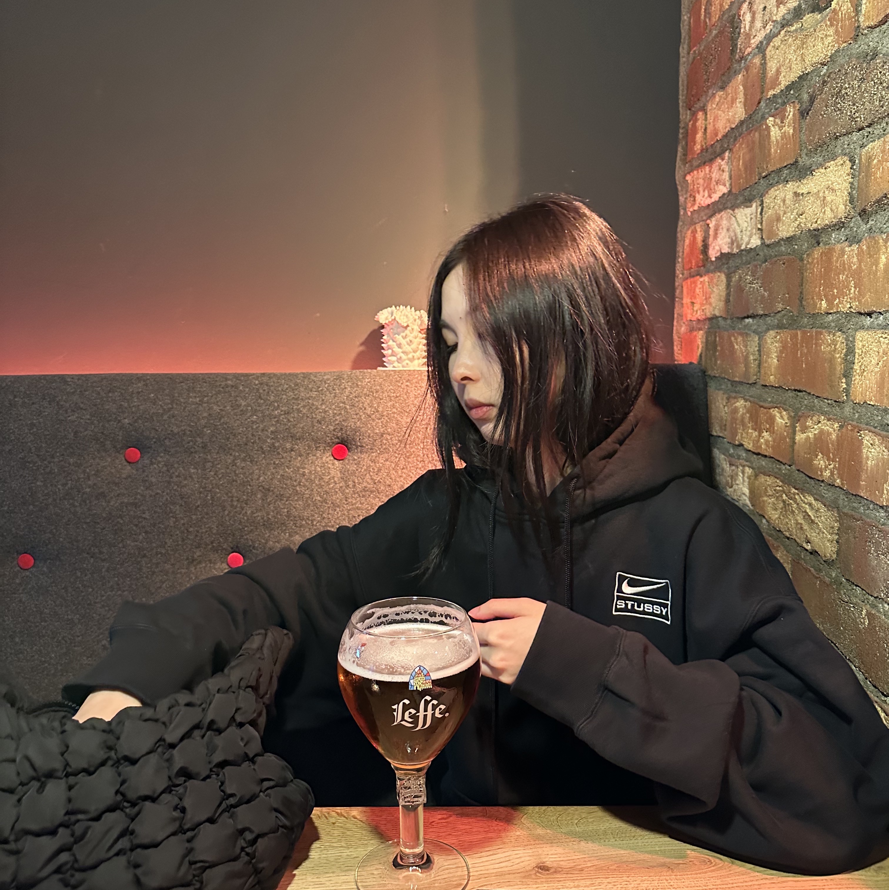 Nike x Stussy NRG RA Washed Pullover Hoodie Black (DN4029-010), COS Quilted Mini Bag Black 착용 스타일 - 1