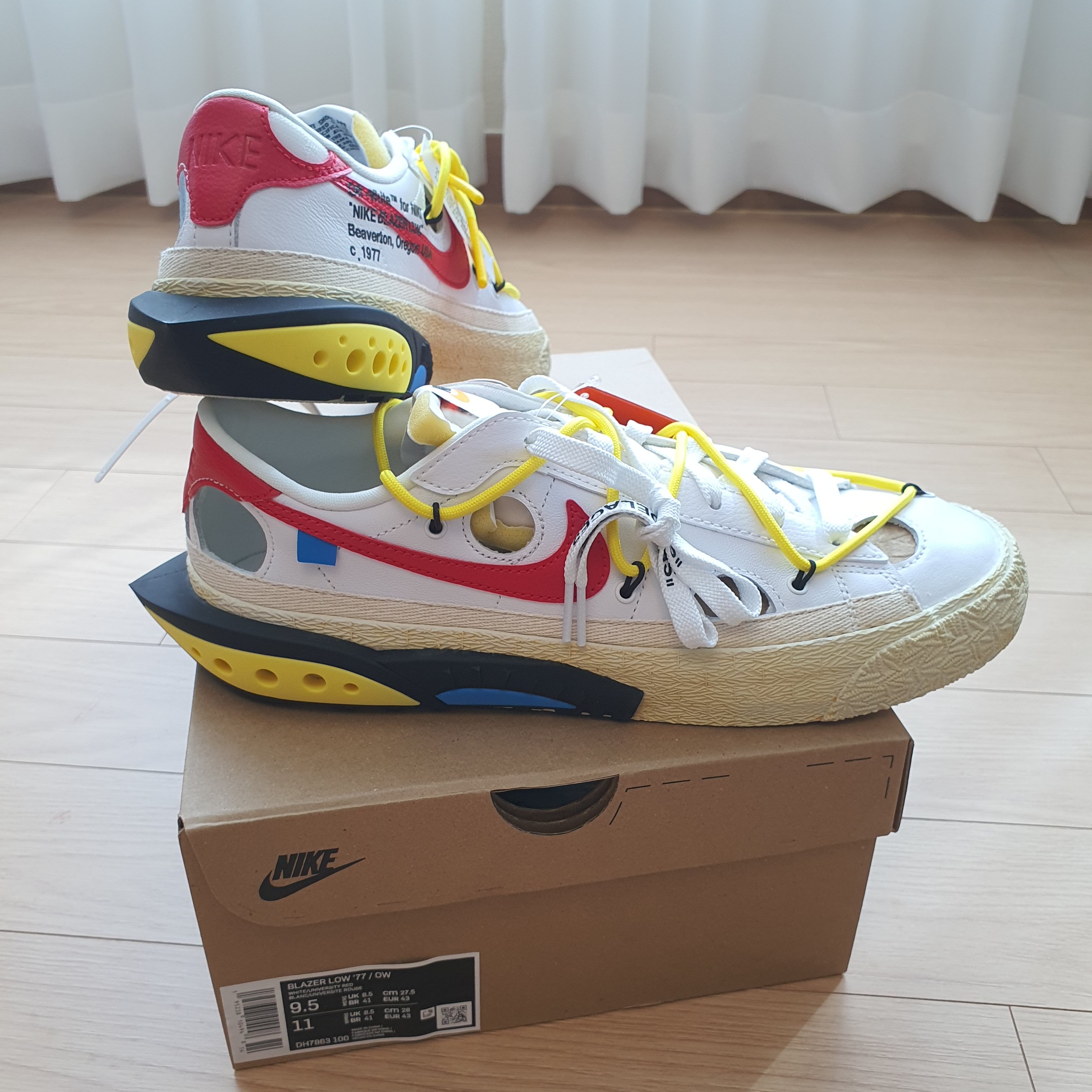 Nike x Off-White Blazer Low '77 White and University Red 착용 스타일 - 1