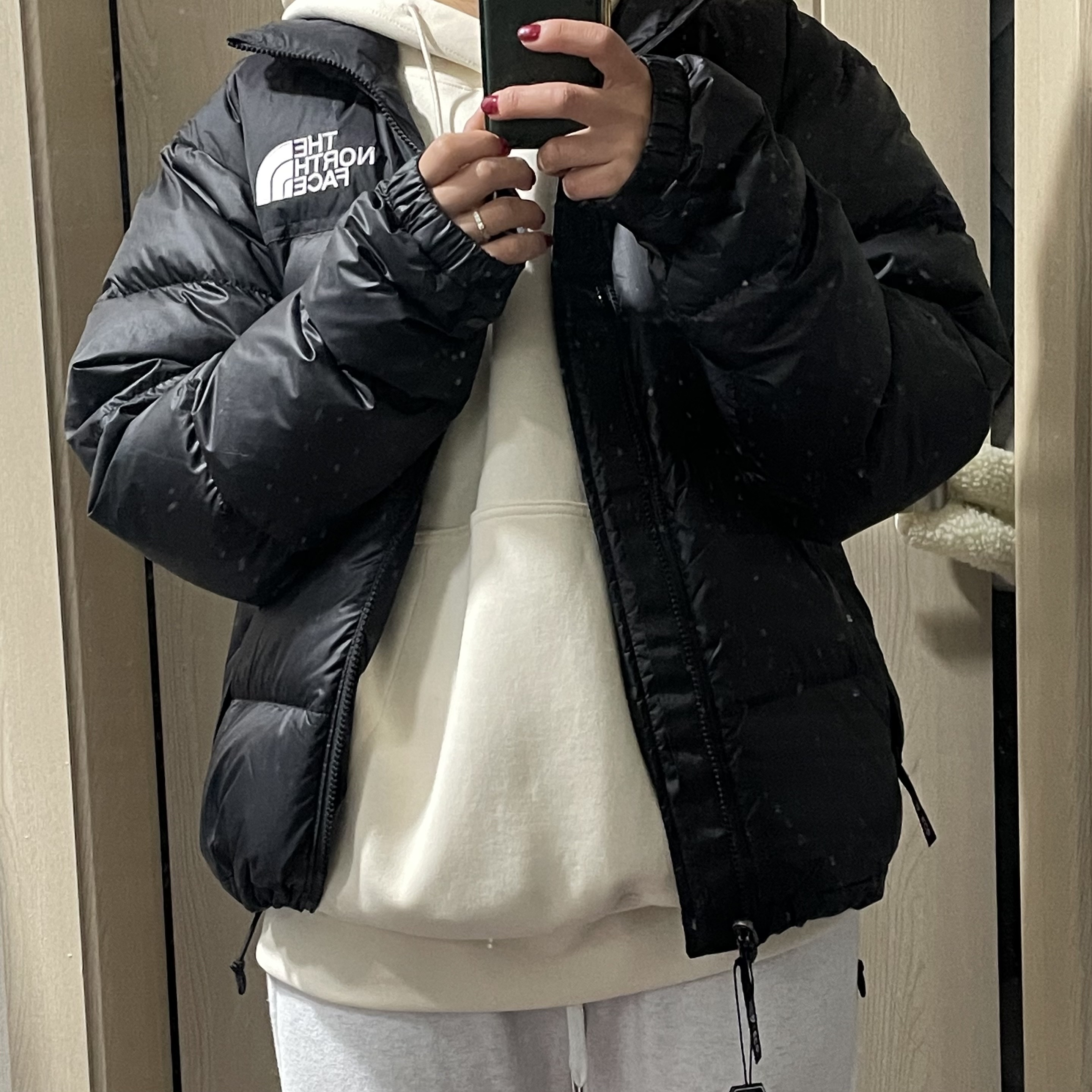 The North Face 1996 Eco Nuptse Jacket Black 착용 스타일 - 3