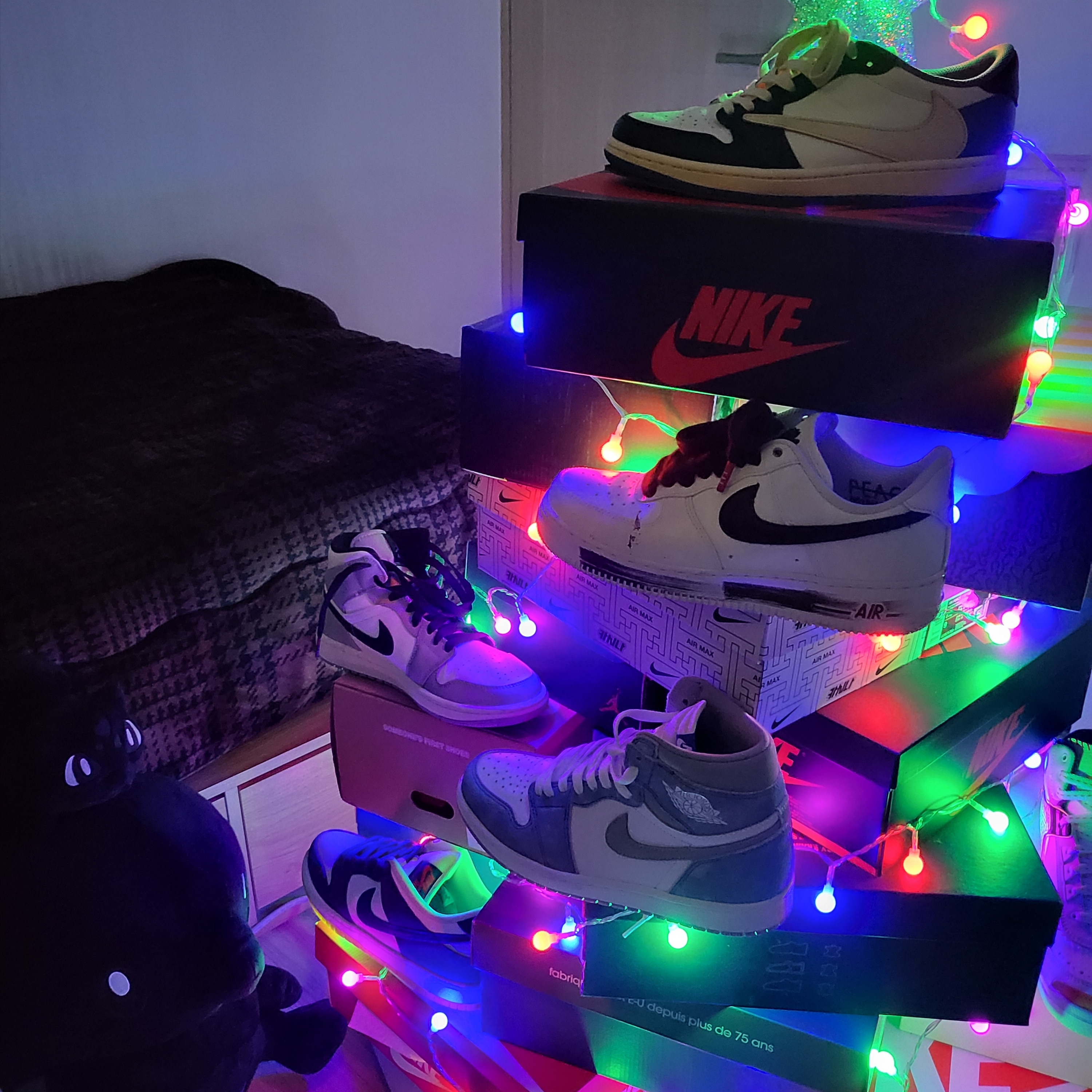 Nike x Peaceminusone Air Force 1 Low Para-Noise 2.0, Jordan 1 x Travis Scott x Fragment Retro Low OG SP Military Blue 착용 스타일