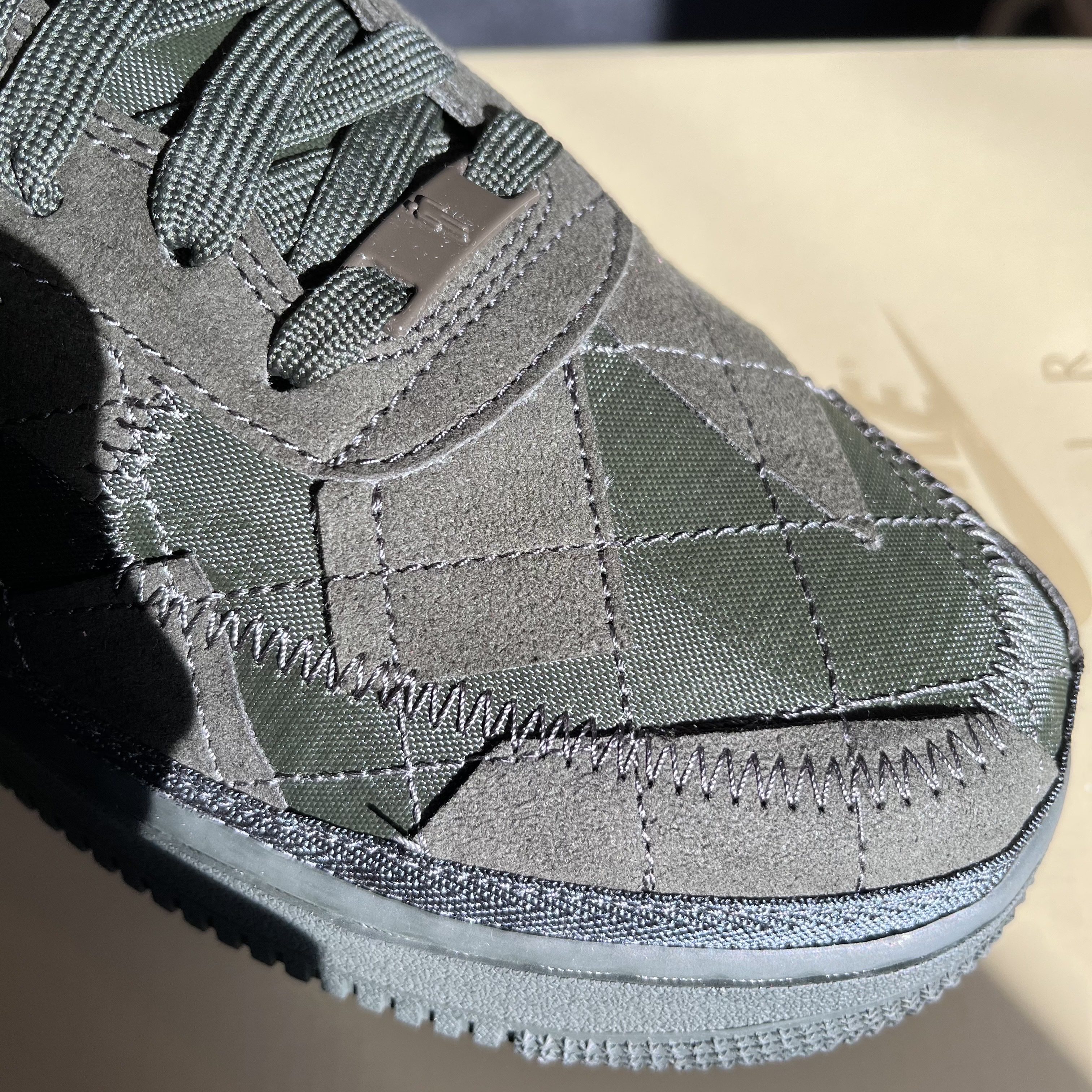 Nike x Billie Eilish Air Force 1 Low '07 SP Sequoia 착용 스타일 - 1