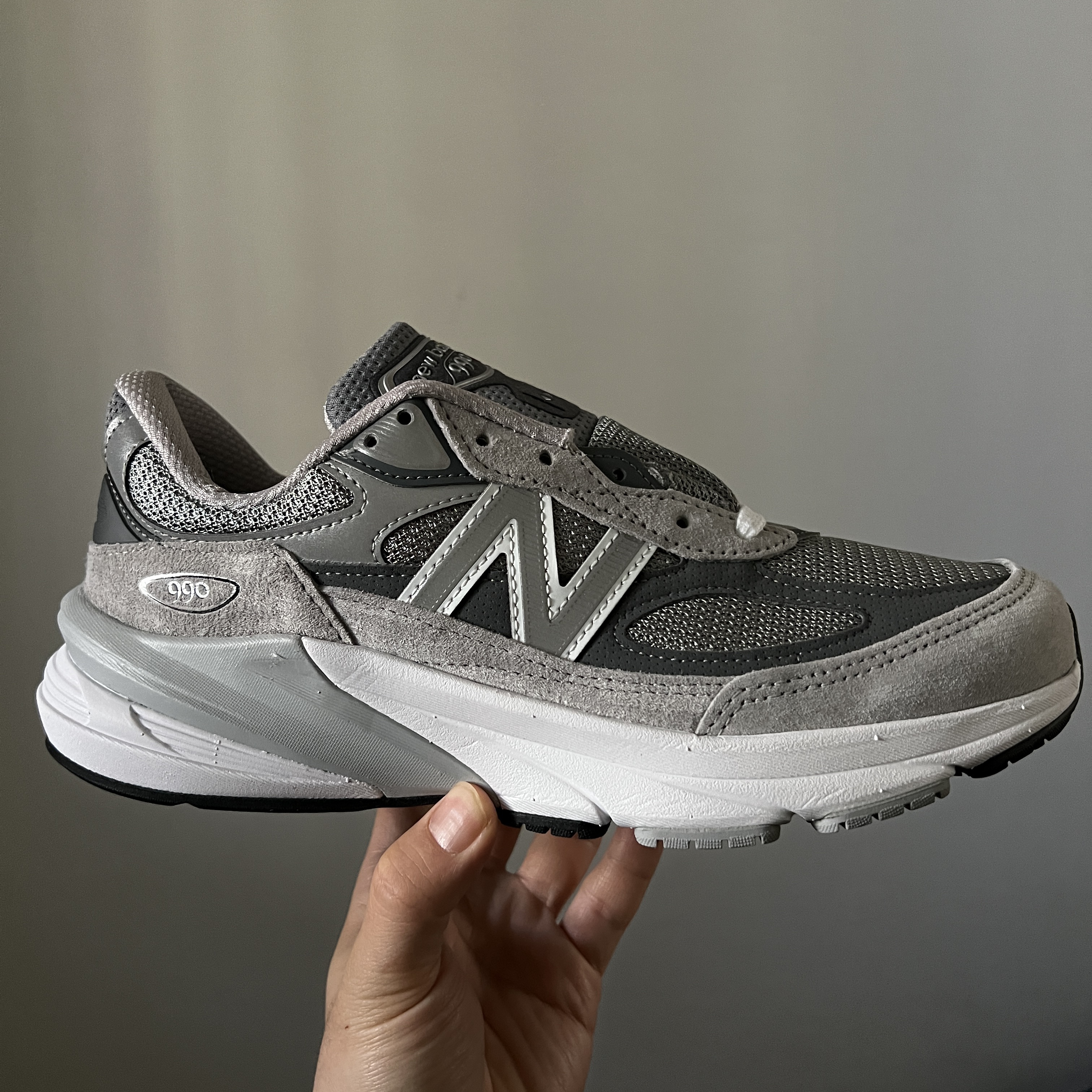 New Balance 990v6 Made in USA Grey - D Standard 착용 스타일 - 2