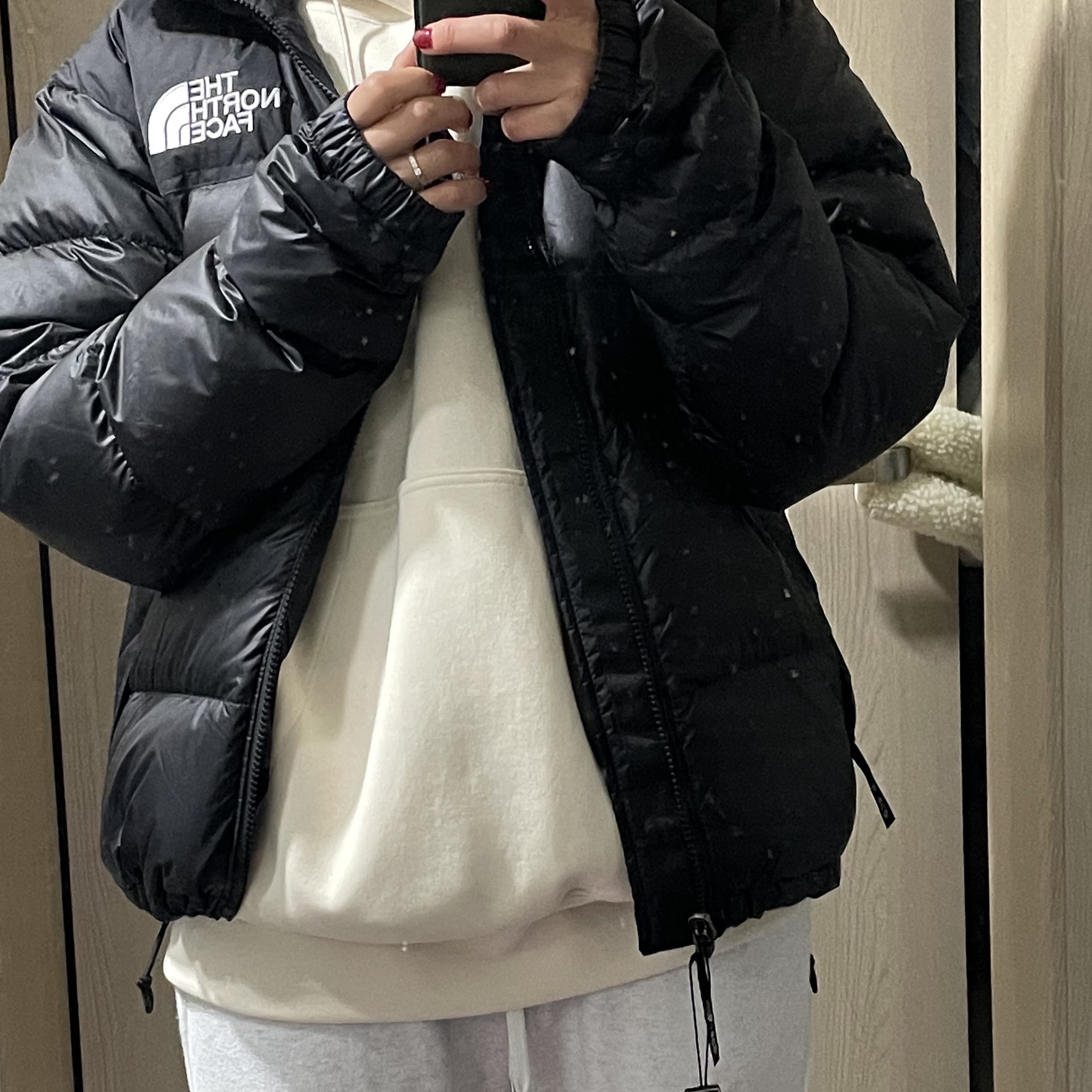 The North Face 1996 Eco Nuptse Jacket Black 착용 스타일 - 2