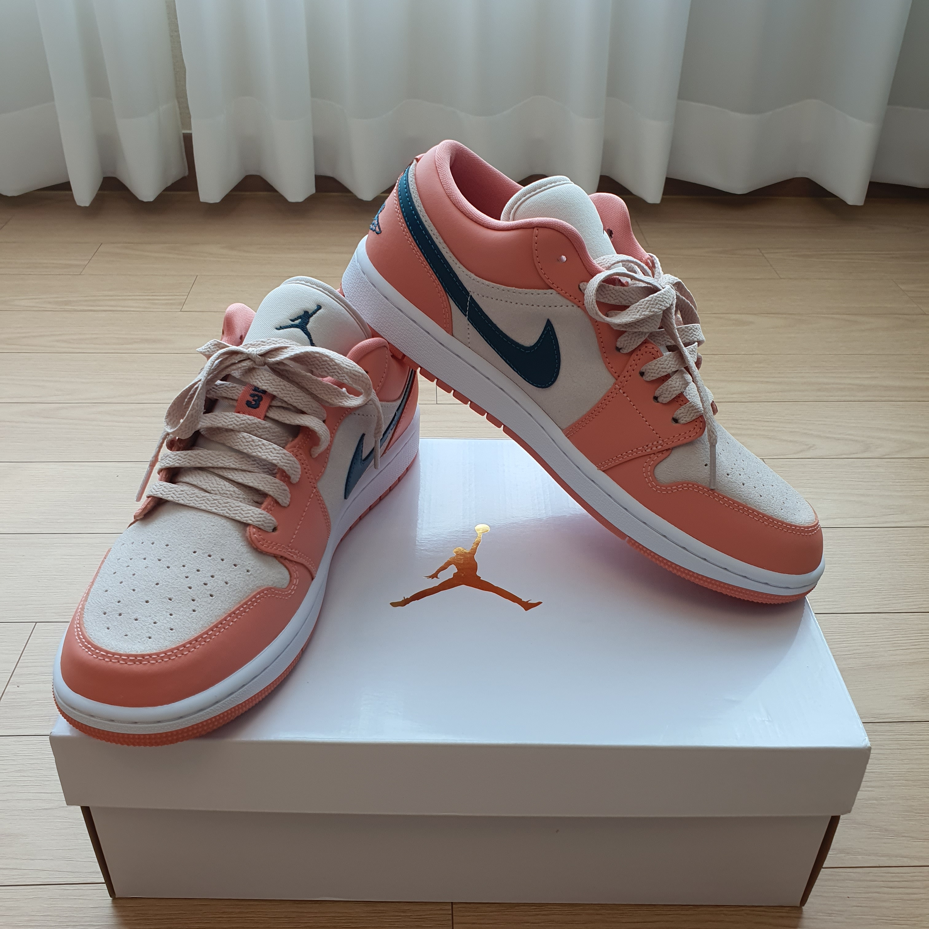 (W) Jordan 1 Low Light Madder Root 착용 스타일 - 2