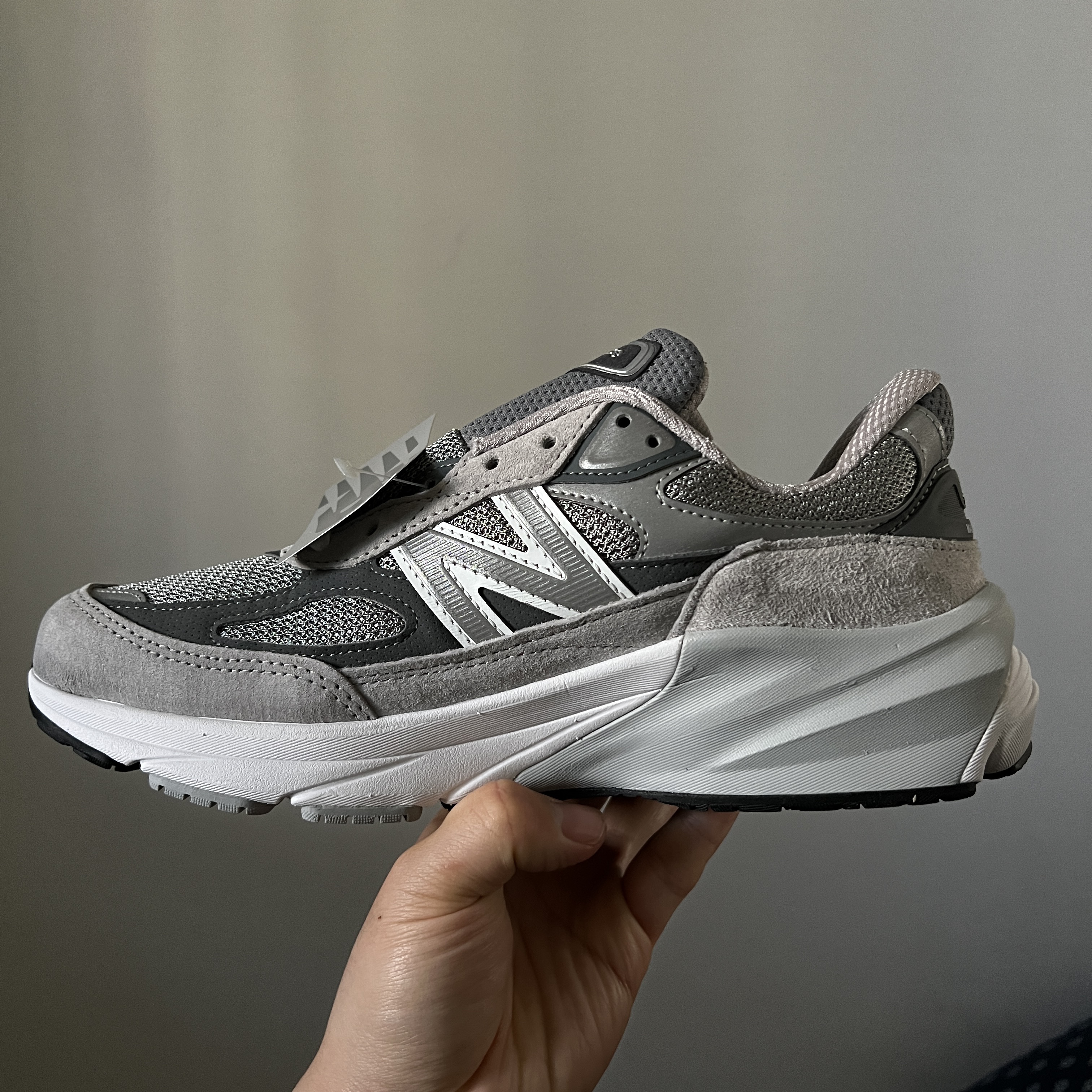 New Balance 990v6 Made in USA Grey - D Standard 착용 스타일 - 3