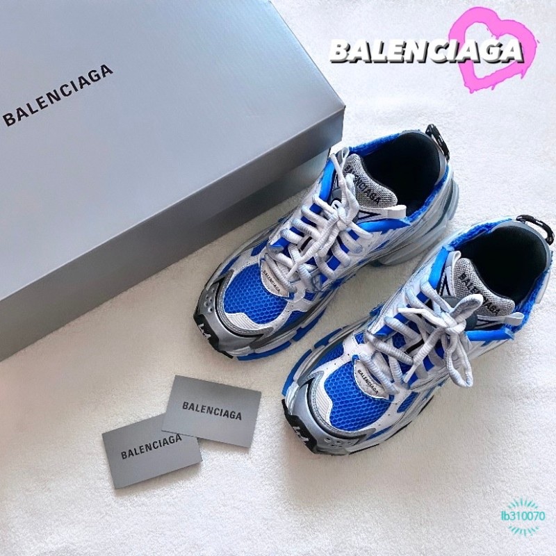 Balenciaga Runner Sneakers Blue White 착용 스타일 - 4