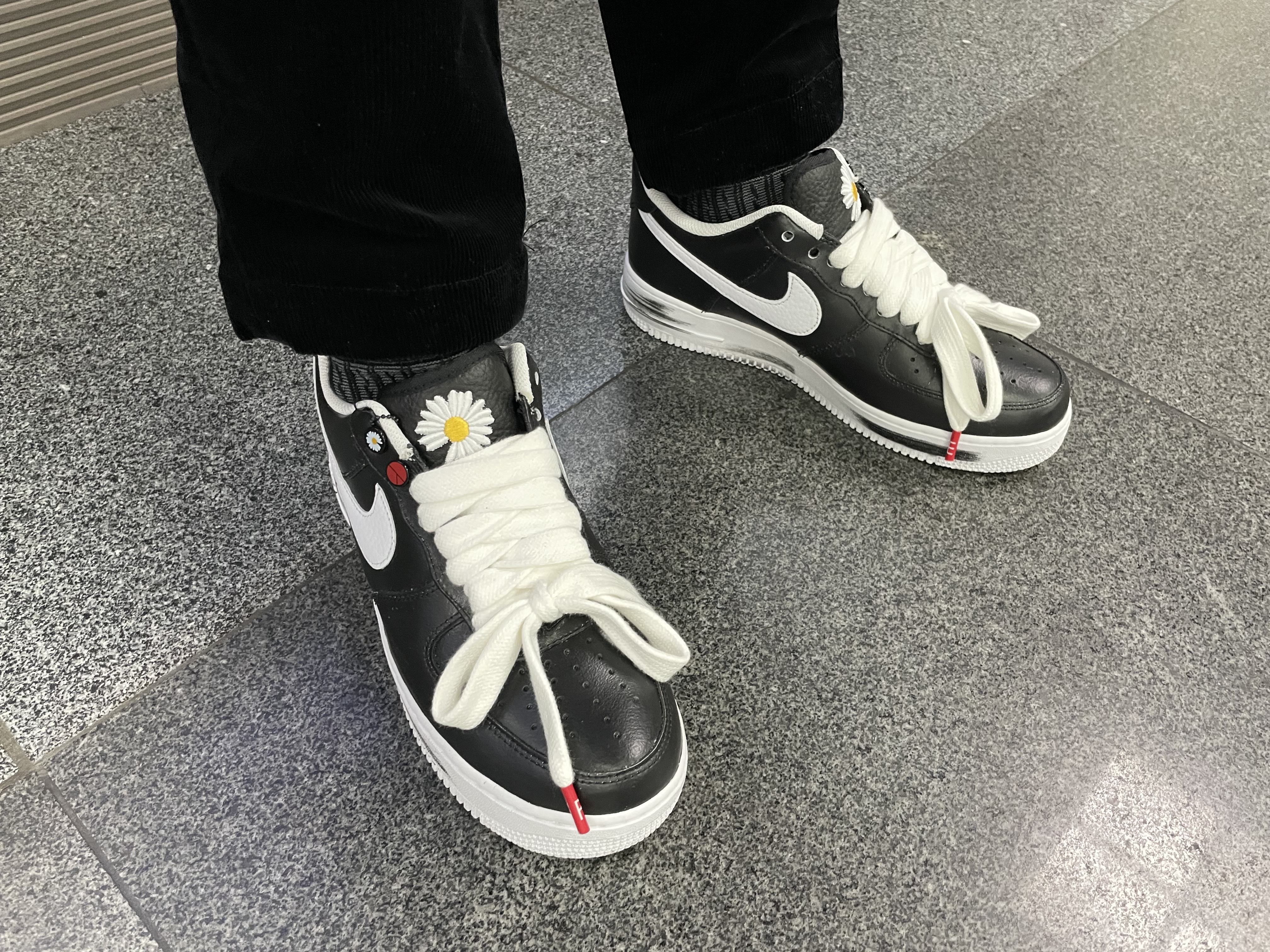 Nike x Peaceminusone Air Force 1 Low Para-Noise 착용 스타일