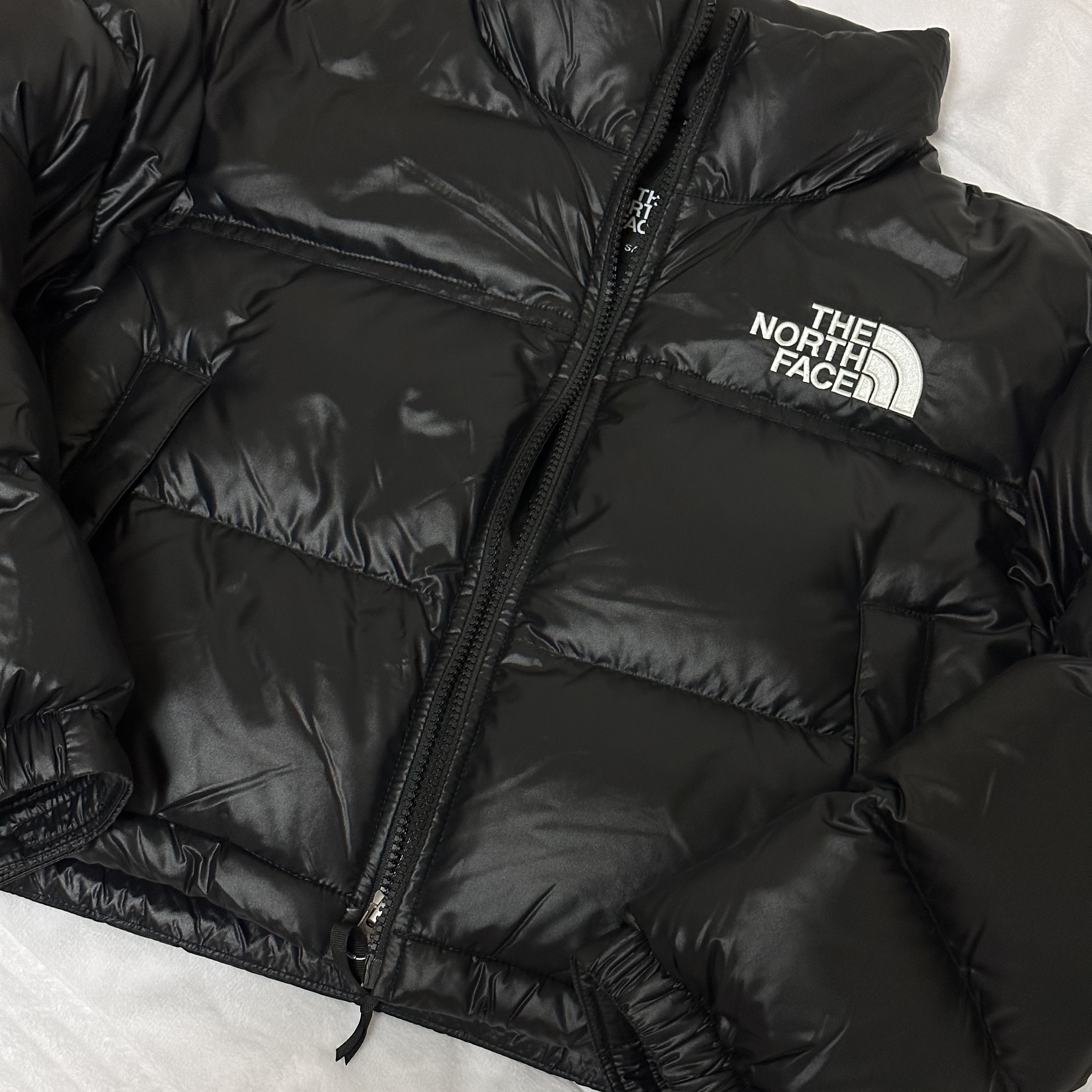 (W) The North Face Nuptse Short Jacket Black 착용 스타일 - 2