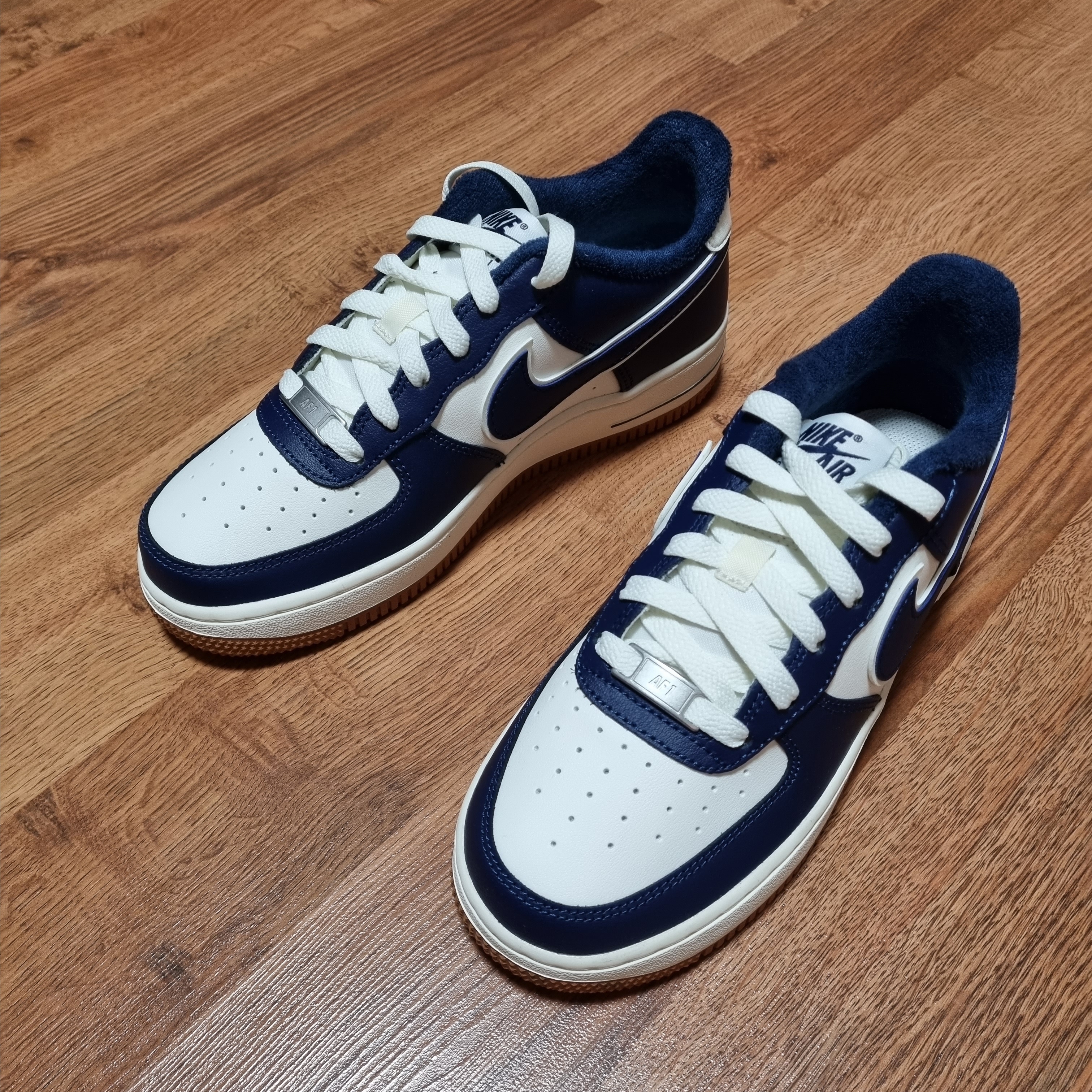 (GS) Nike Air Force 1 LV8 3 Midnight Navy 착용 스타일 - 2