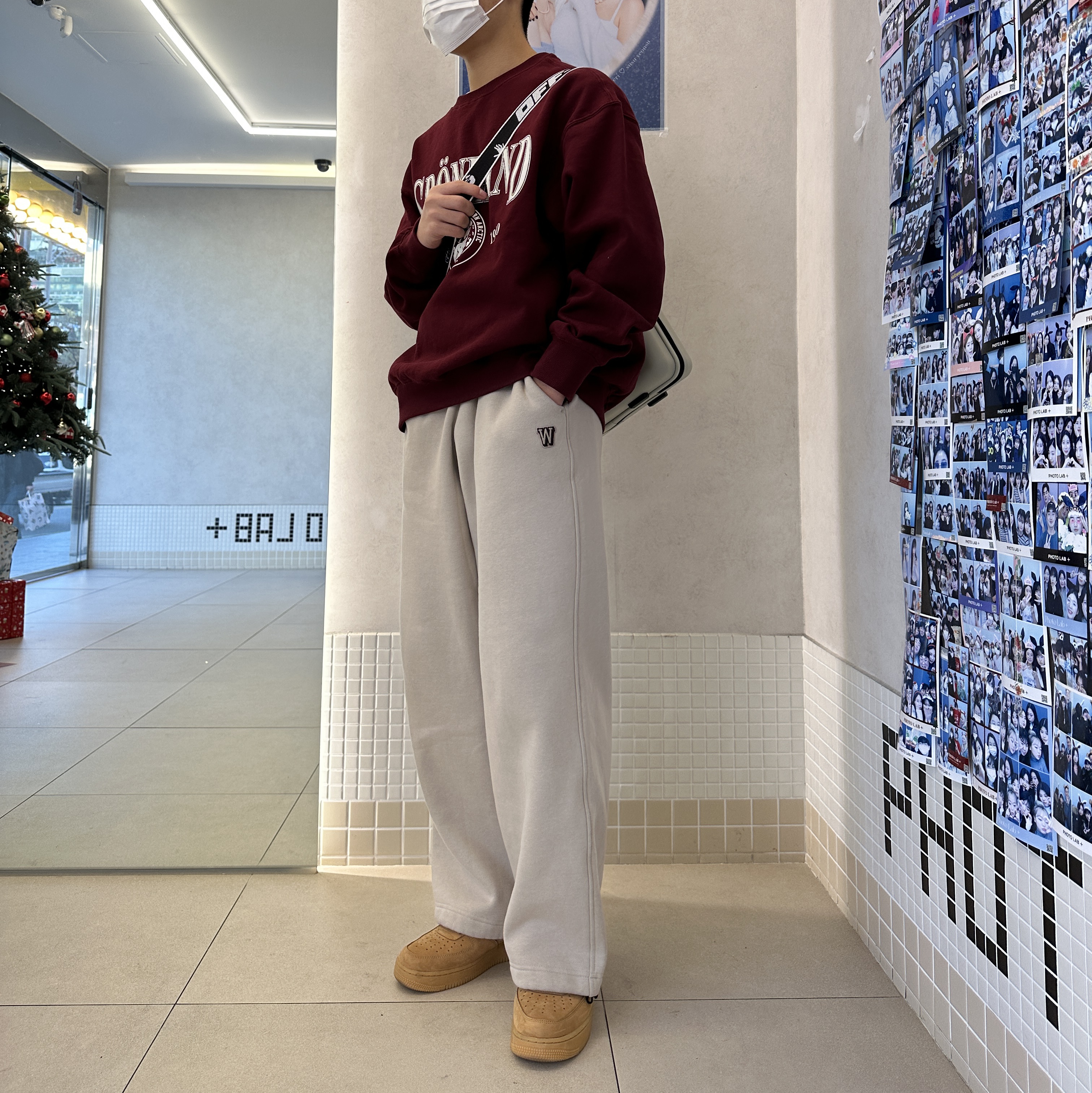 Off-White x Amore Pacific Protection Box (Without Cosmetics), Nike Air Force 1 '07 WB Flax 착용 스타일
