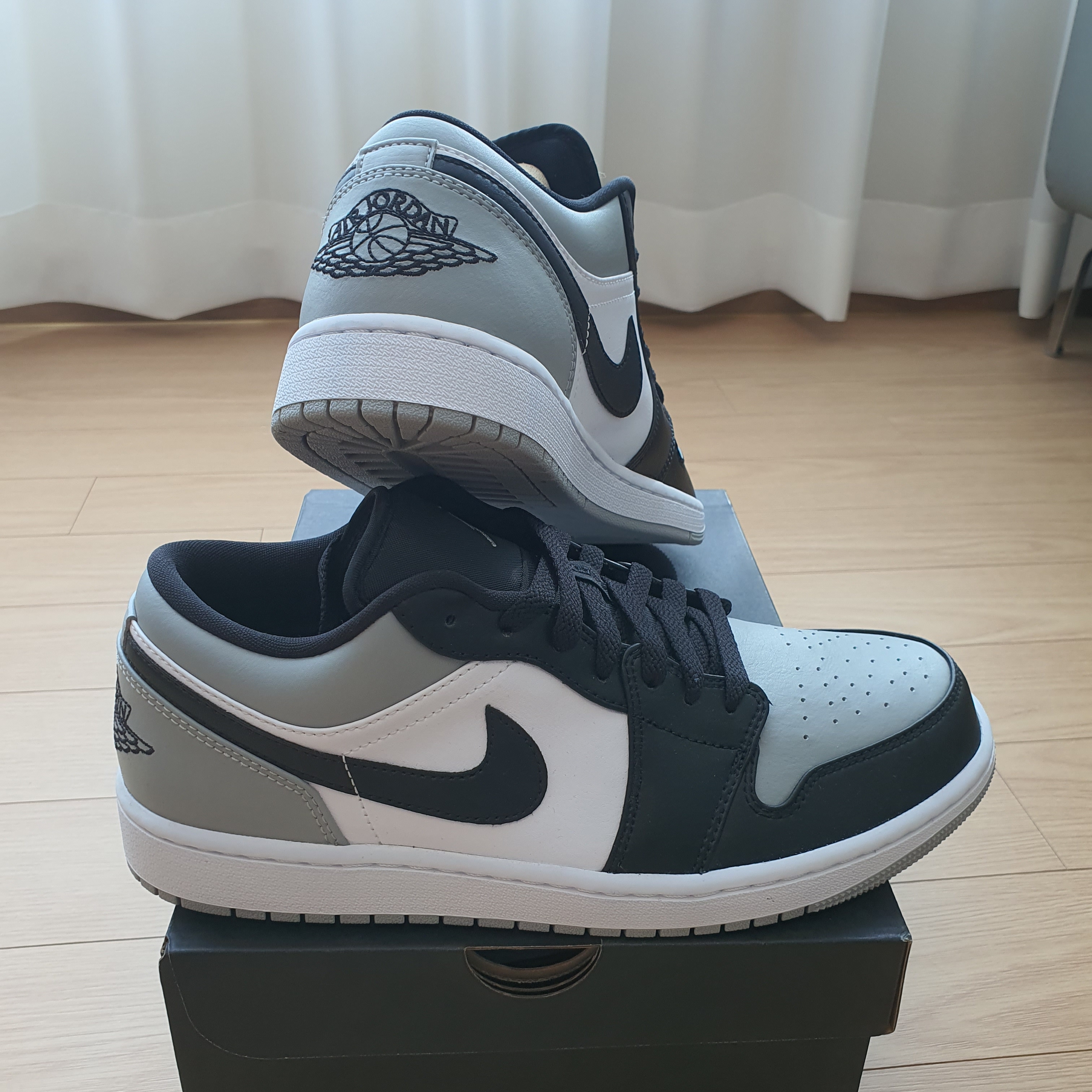 Jordan 1 Low Light Smoke Grey Black 착용 스타일 - 1
