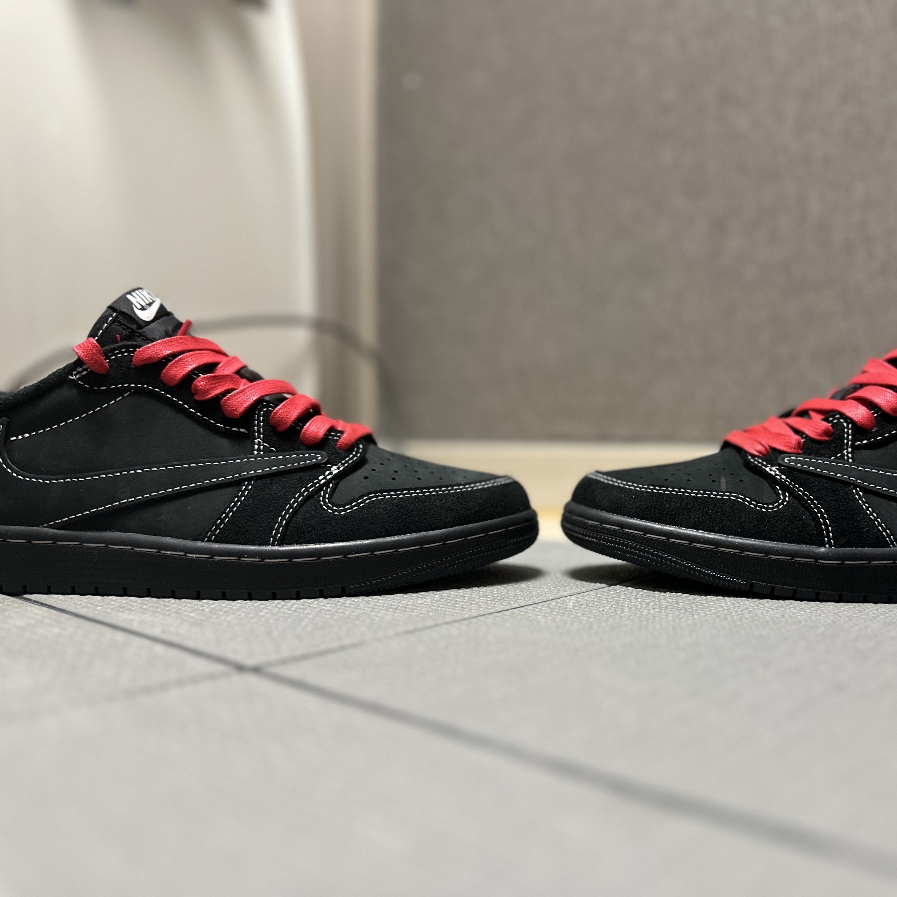 Jordan 1 x Travis Scott Retro Low OG SP Black Phantom, Jordan 1 x Travis Scott Retro Low OG SP Sail and Ridgerock 착용 스타일