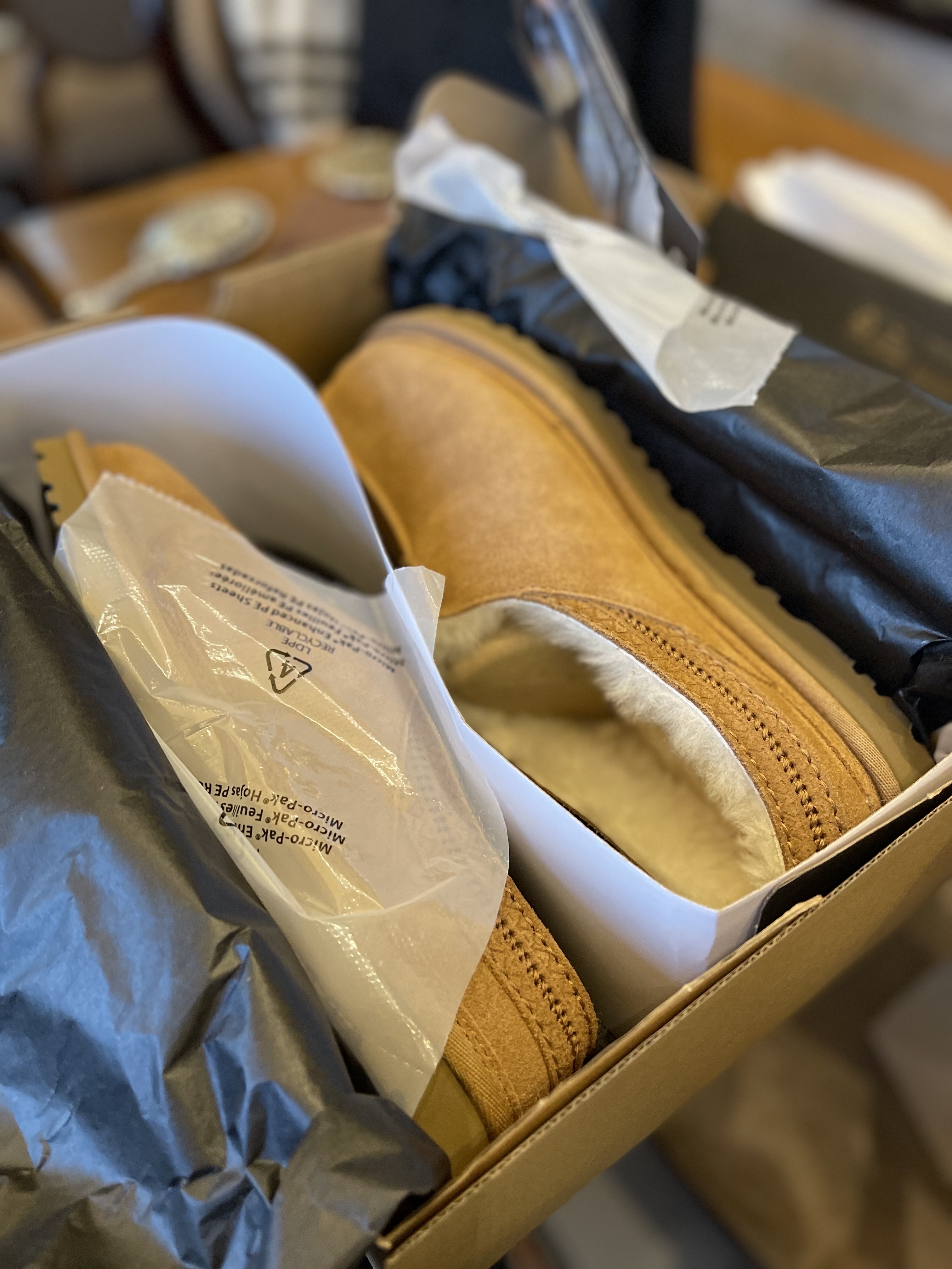 UGG Neuman Chestnut 착용 스타일