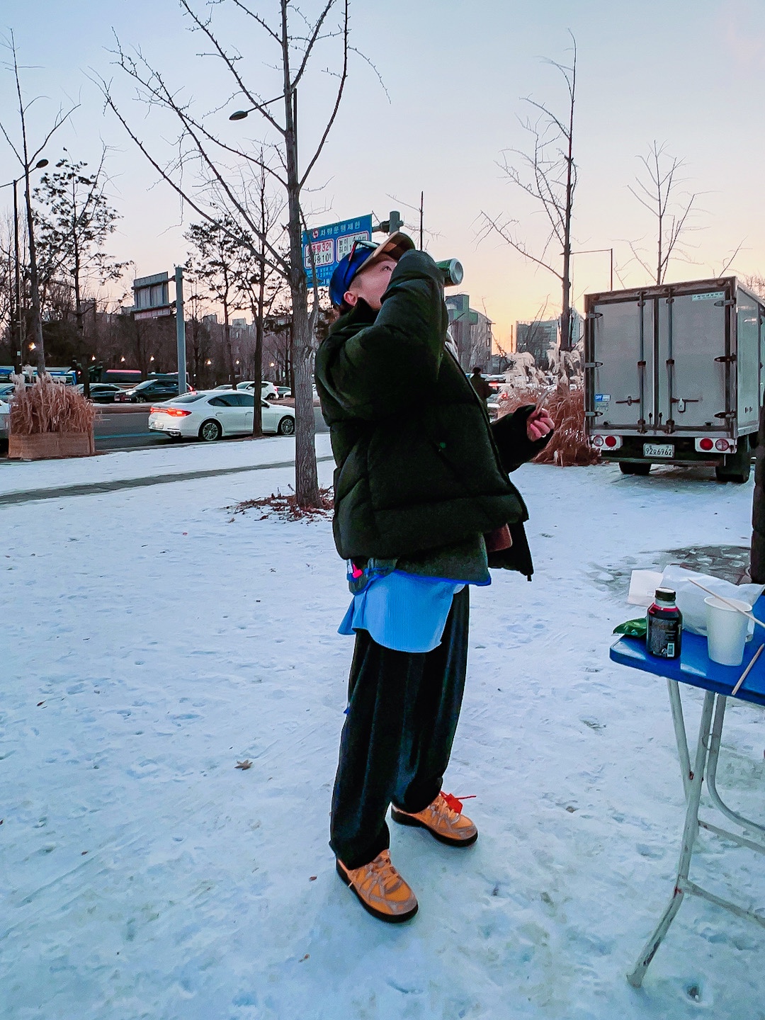 Zara x Ader Error Puffer Jacket Black, Nike x Off-White Air Rubber Dunk University Gold 착용 스타일