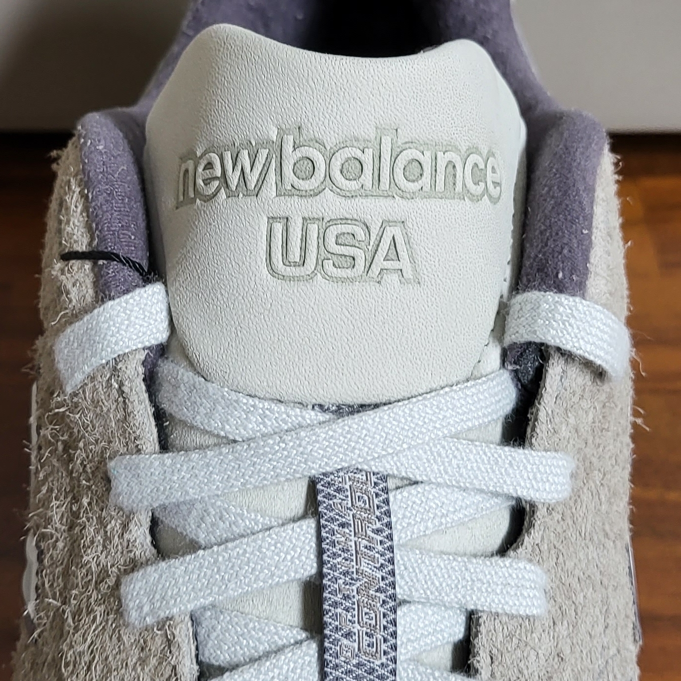 New Balance x Levi's 990v3 Grey (Levi's Tag) 착용 스타일 - 3