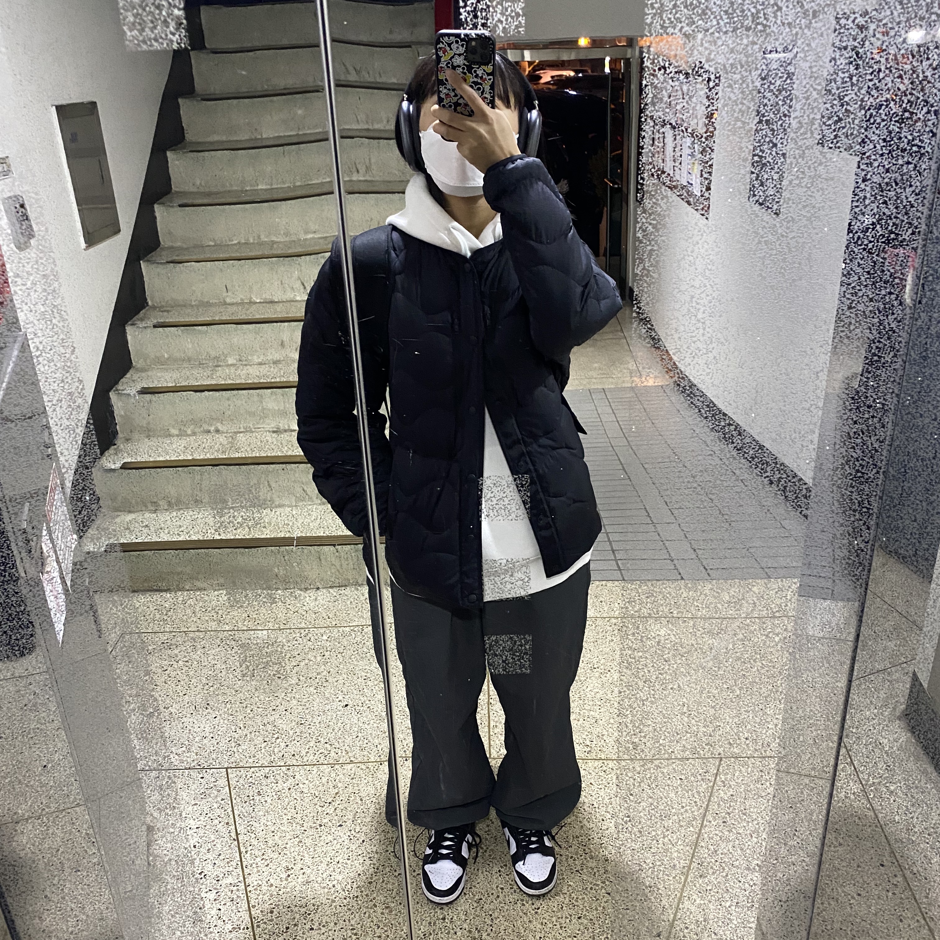 Apple AirPods Max Lightning Space Gray (Korean Ver.), (W) Nike Dunk Low Black 착용 스타일 - 1