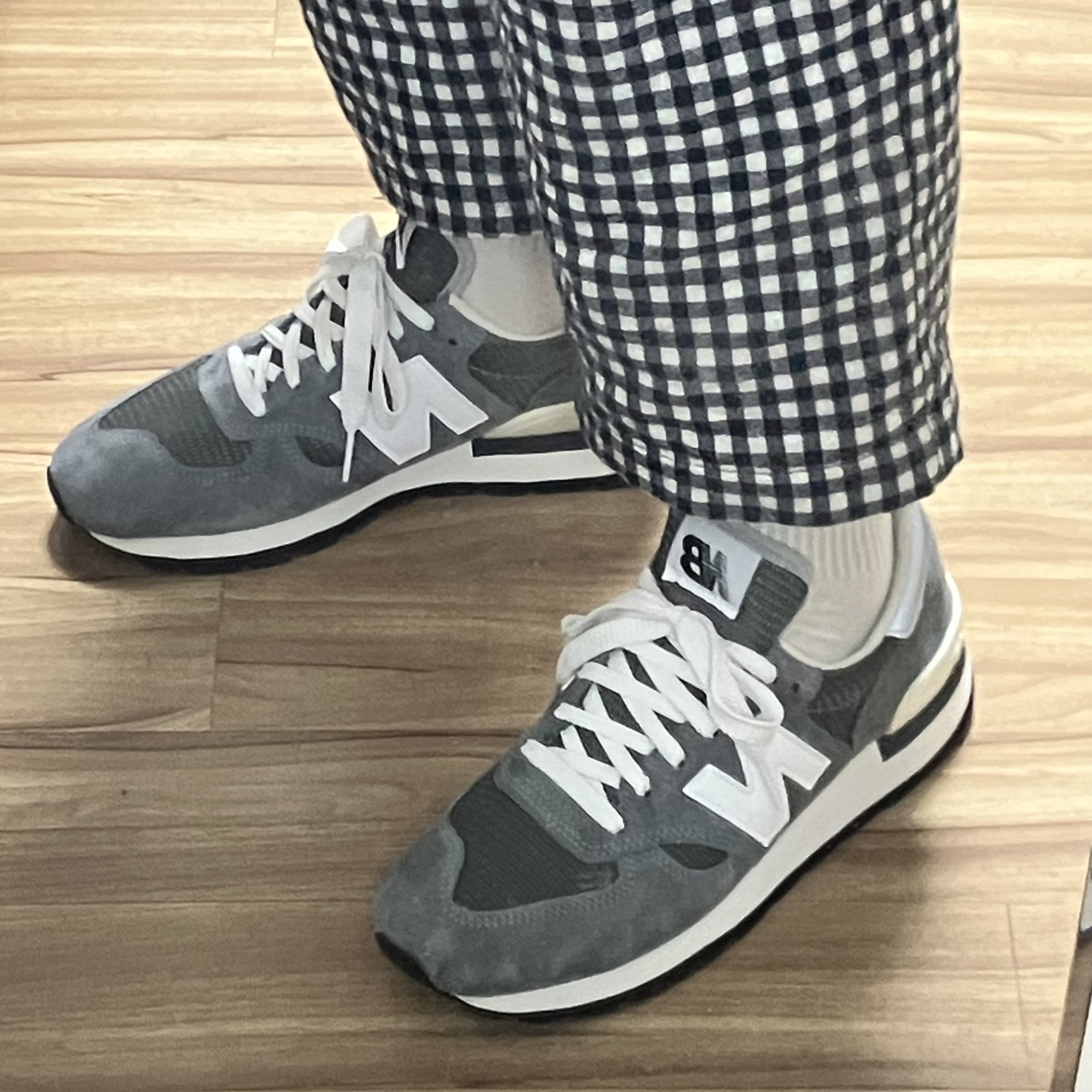 New Balance 990v1 Made in USA Grey White 착용 스타일